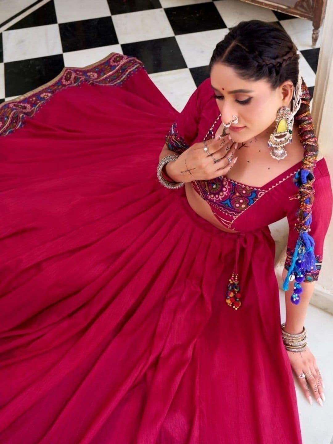 HAMOFY Embroidered Thread Work Ready to Wear Lehenga & Unstitched Blouse With Dupatta thumbnail 3
