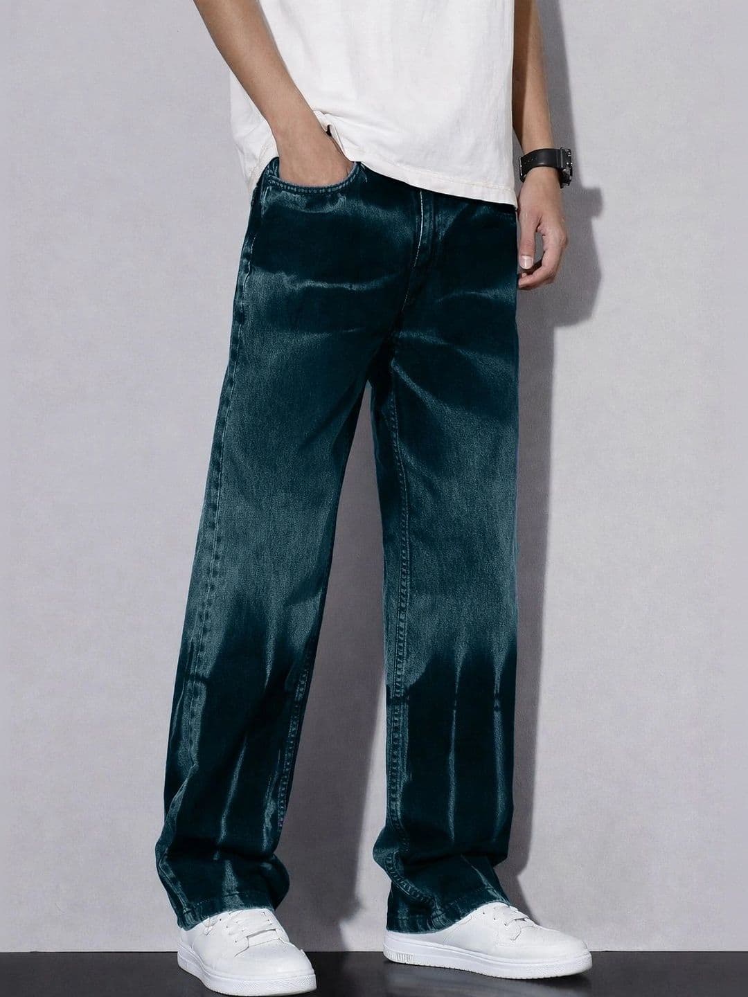 VERTICALS Men Straight Fit Mid-Rise Coated Jeans thumbnail 2