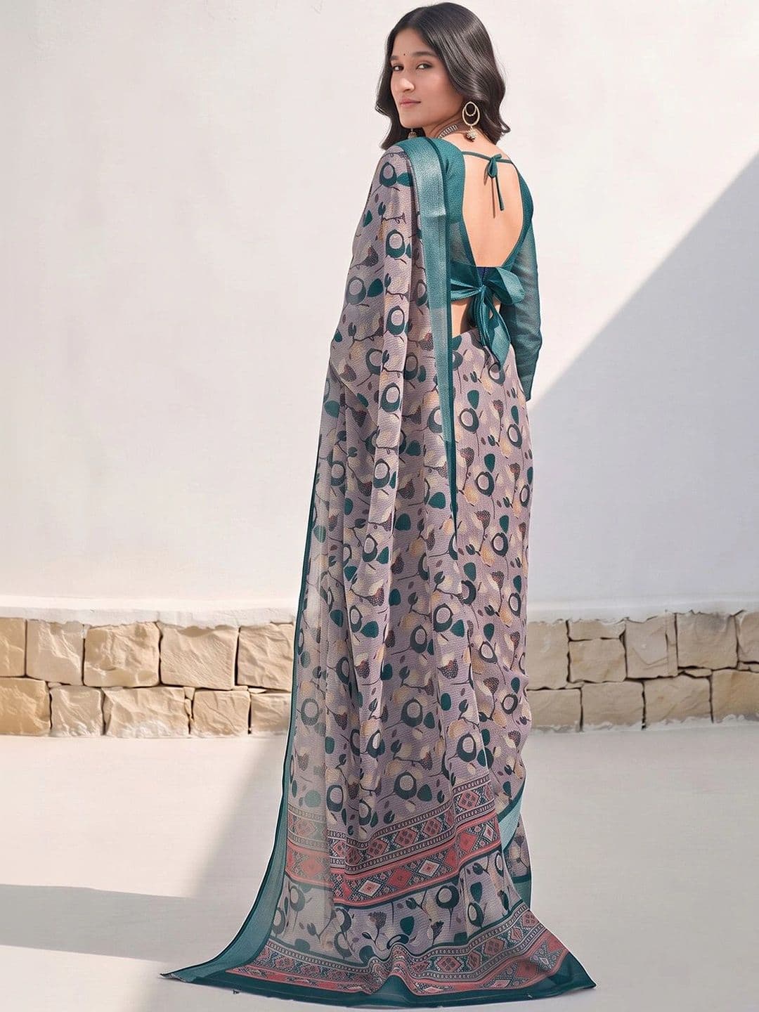 Anouk Women  Zari Designer Saree thumbnail 2