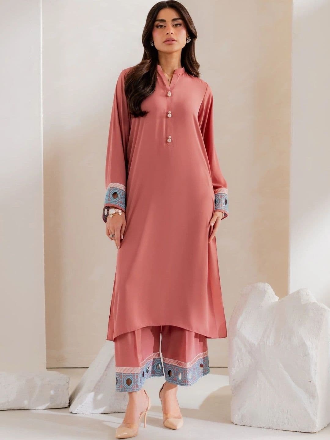 Sangria Women Ethnic Motifs Regular Silk Crepe Kurta with Palazzos - view 1