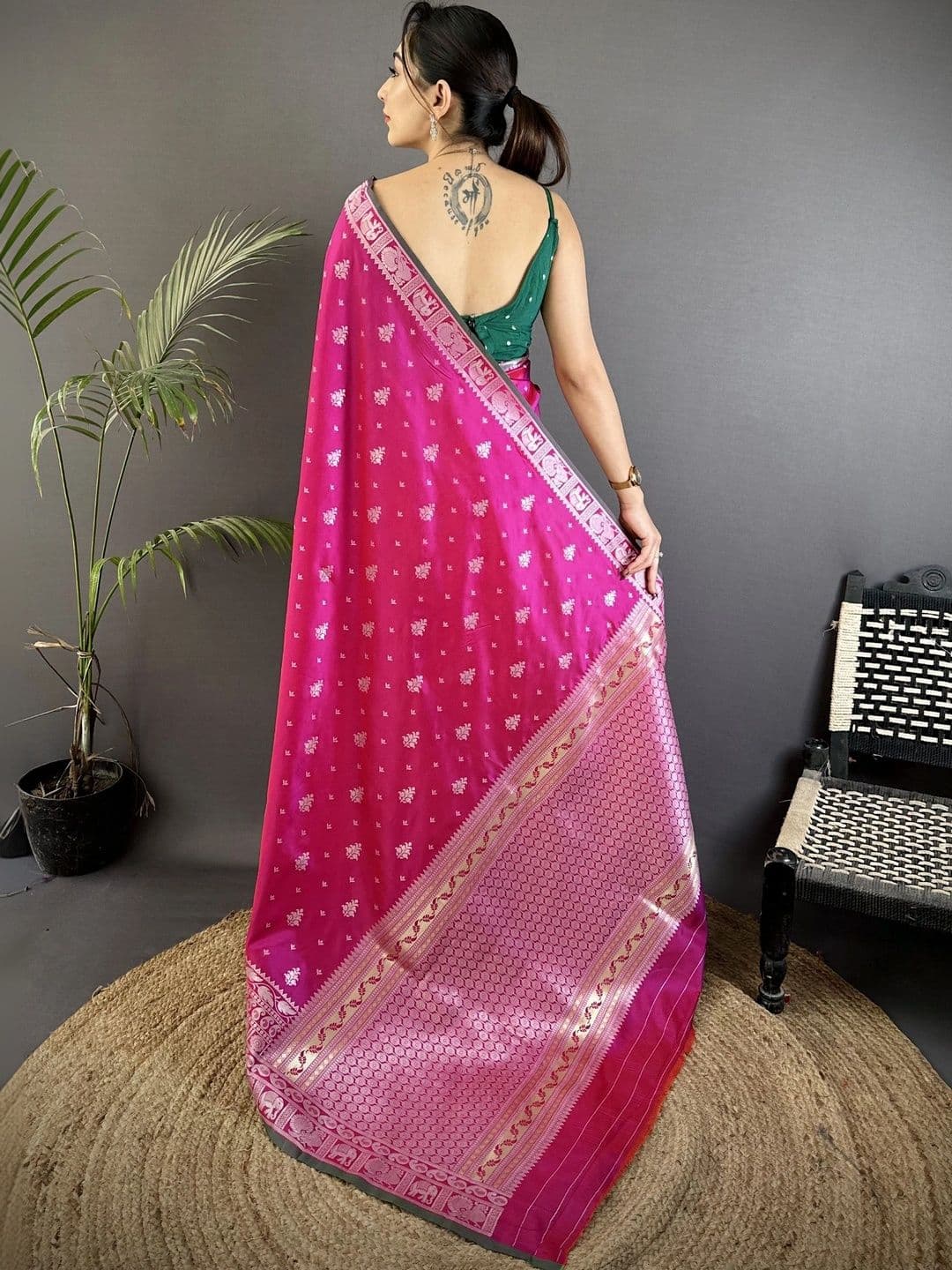 Moda Rapido Woven Design Zari Silk Blend Designer Banarasi Saree thumbnail 3