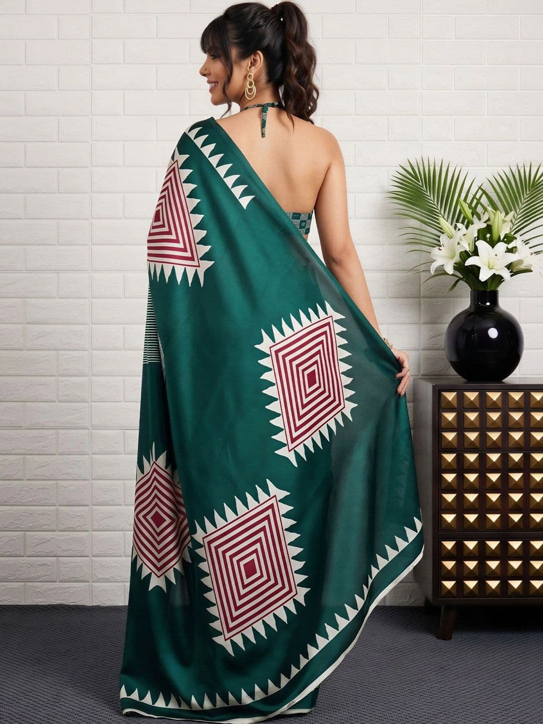 Anouk Striped Satin Designer Banarasi Saree thumbnail 2
