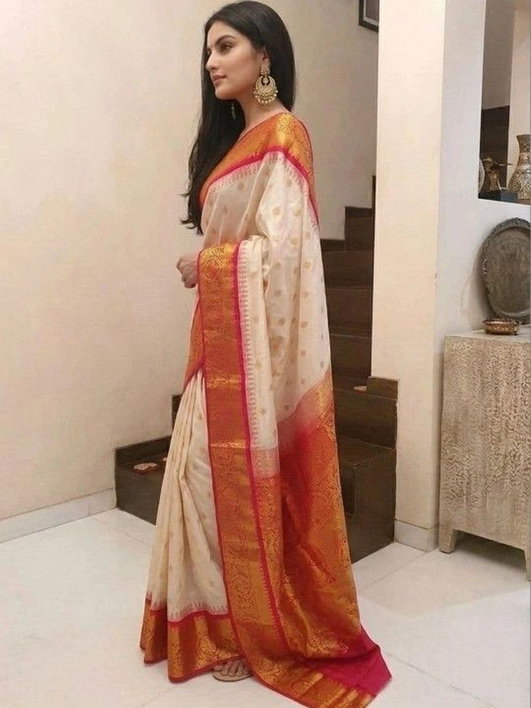 Milvia Ethnic Motifs Zari Silk Blend Designer Banarasi Saree thumbnail 3