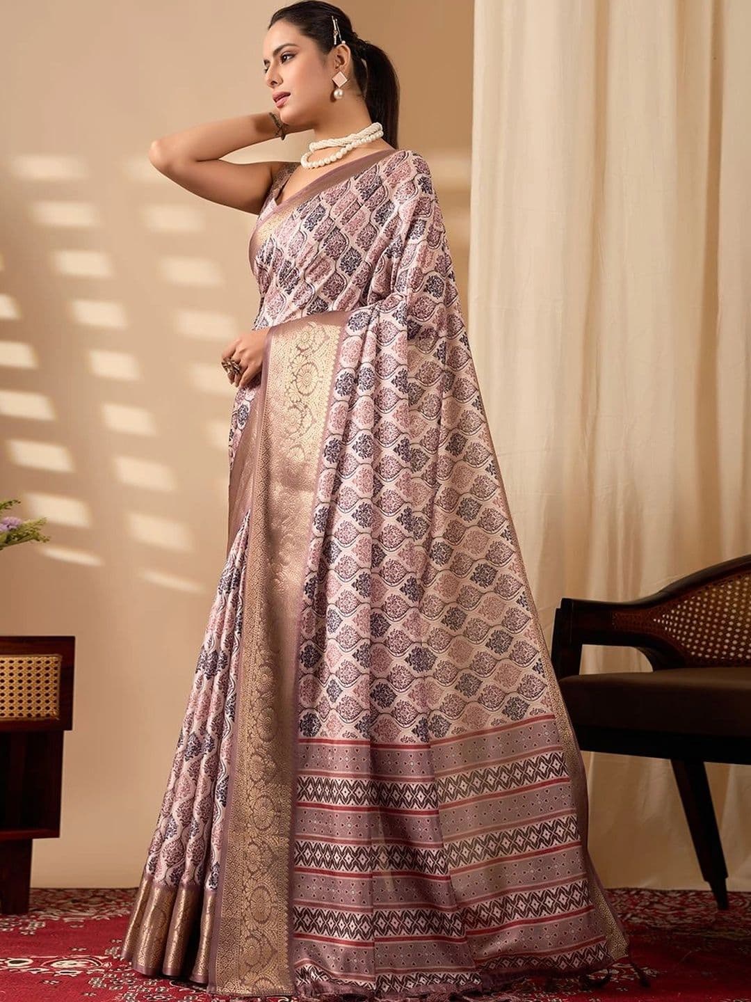 Moda Rapido Woven Design Zari Silk Blend Designer Saree thumbnail 3