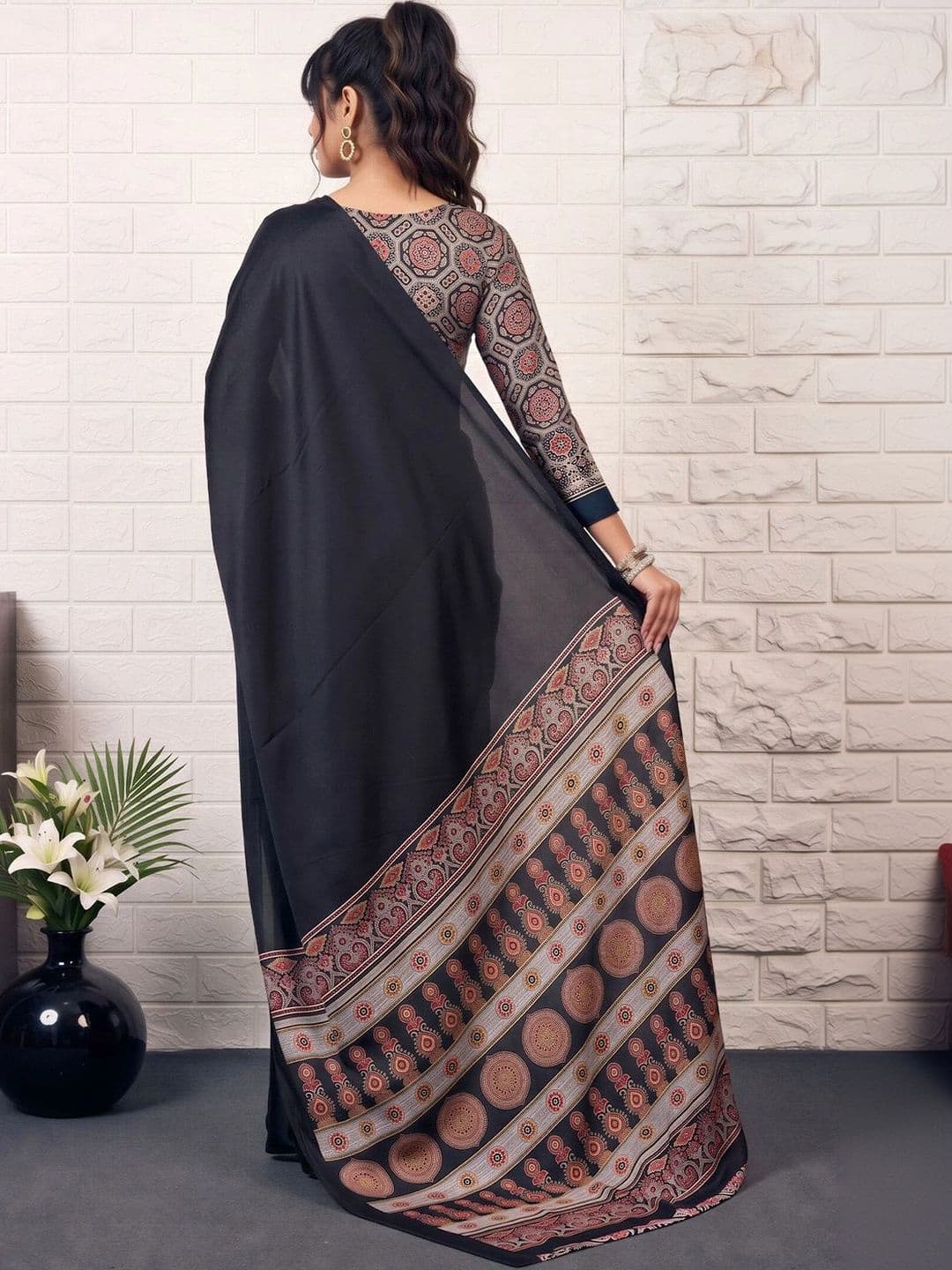 Anouk Paisley Satin Designer Saree thumbnail 2