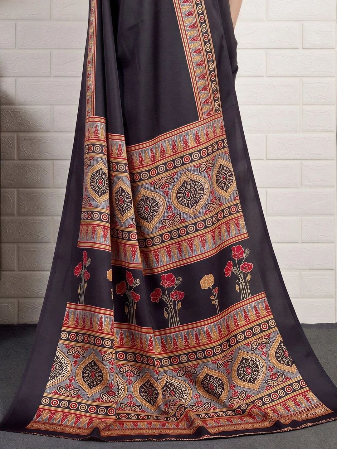 Anouk Warli Satin Designer Block Print Saree thumbnail 4
