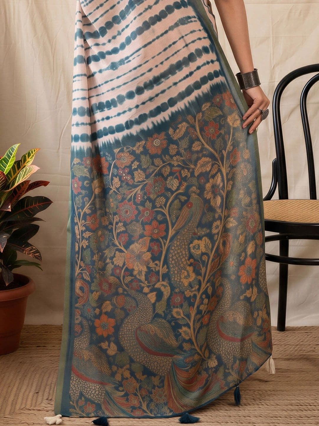Sangria Tie and Dye Designer Block Print Saree thumbnail 7