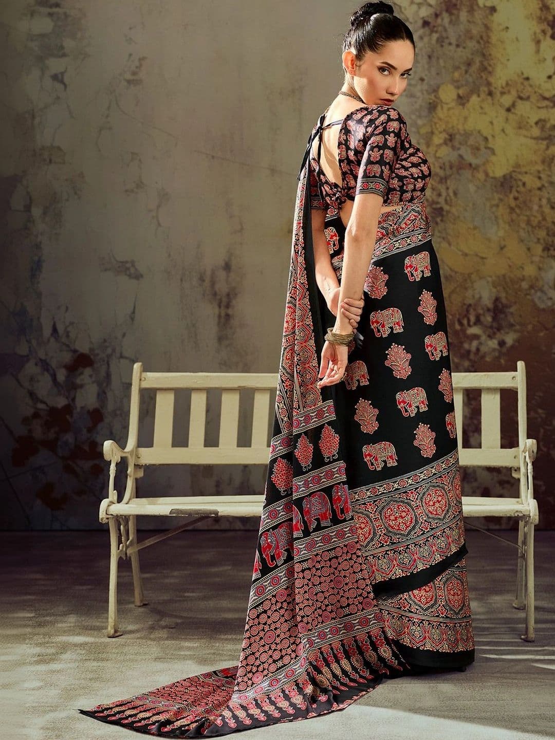 Sangria Kalamkari Satin Designer Block Print Saree thumbnail 6