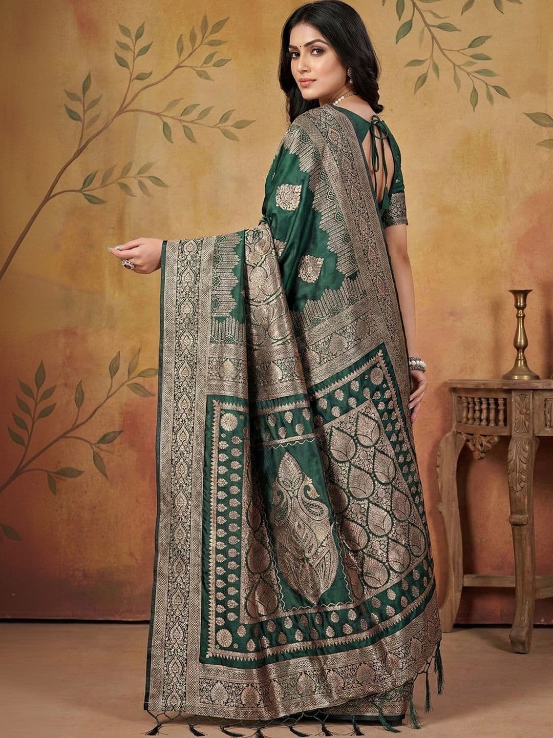 Mitera Woven Design Zari Silk Blend Banarasi Saree thumbnail 2