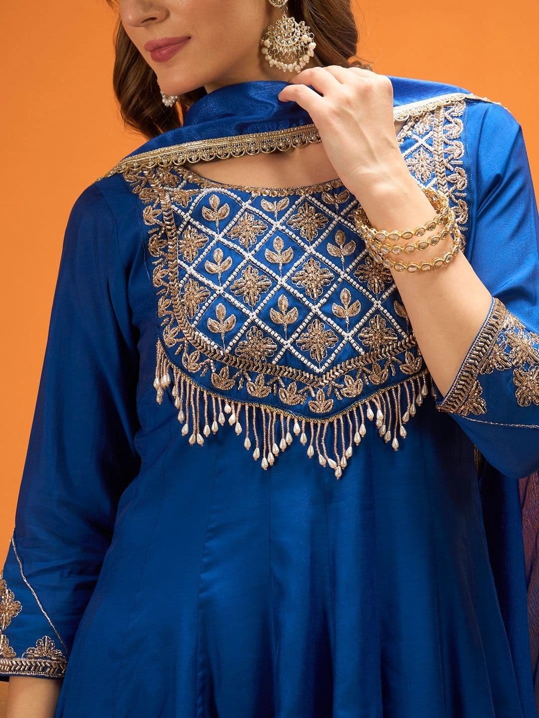 Honky Tonky Women Ethnic Motifs Embroidered Regular Gotta Patti Kurta with Trousers & With Dupatta thumbnail 5