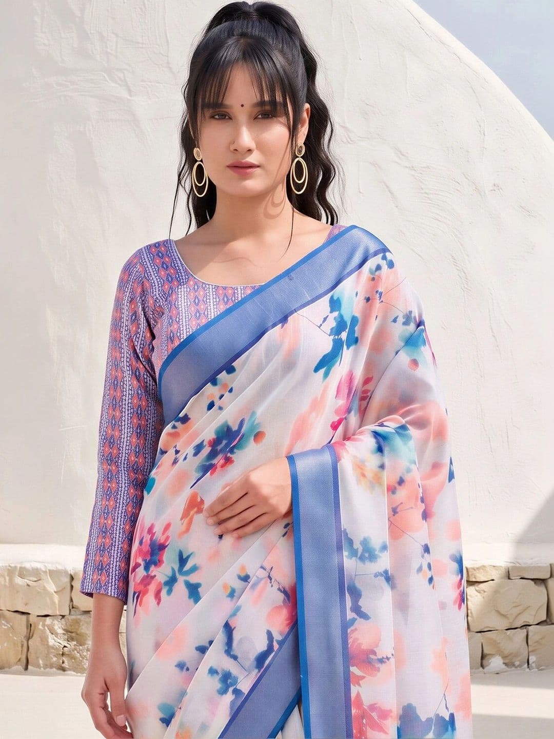 Anouk Floral Zari Designer Saree thumbnail 4