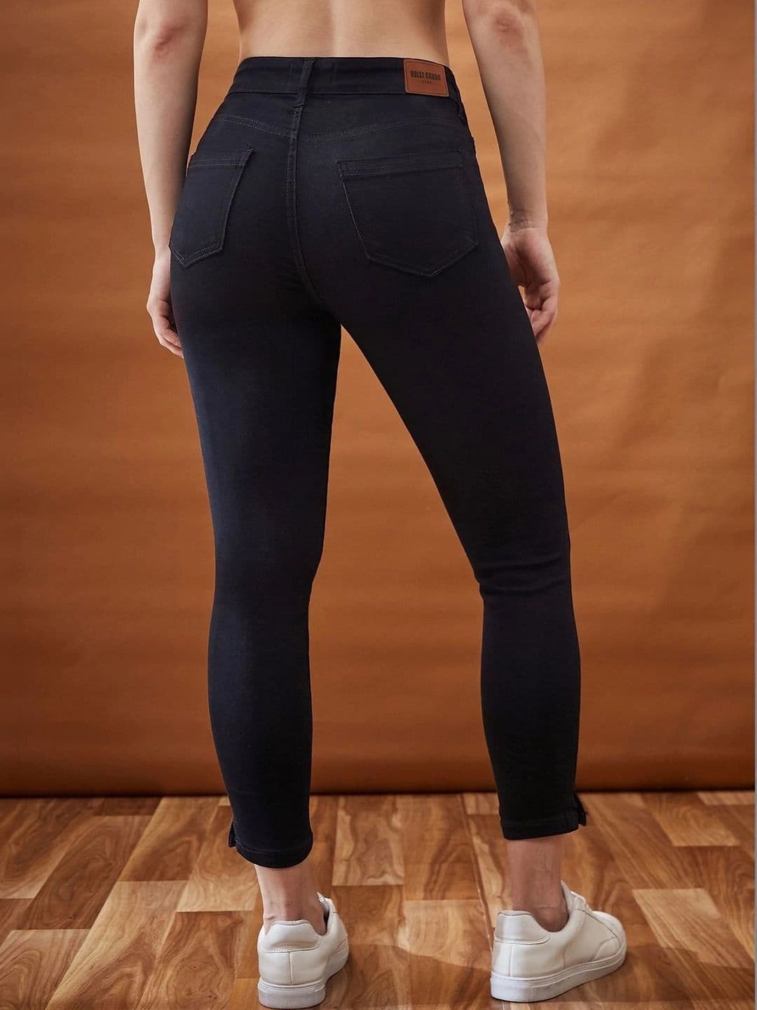 DOLCE CRUDO Women Slim Fit High-Rise Heavy Fade Stretchable Jeans thumbnail 4