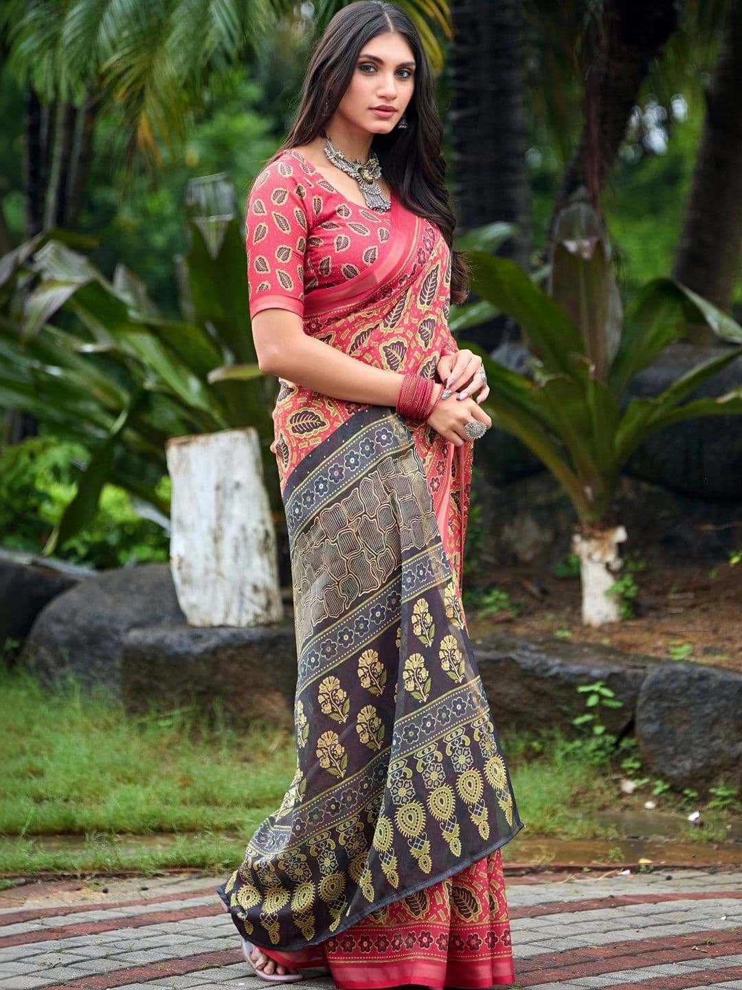 K 5 Fashion Ethnic Motifs Embroidered Pure Cotton Fusion Ikat Saree thumbnail 7