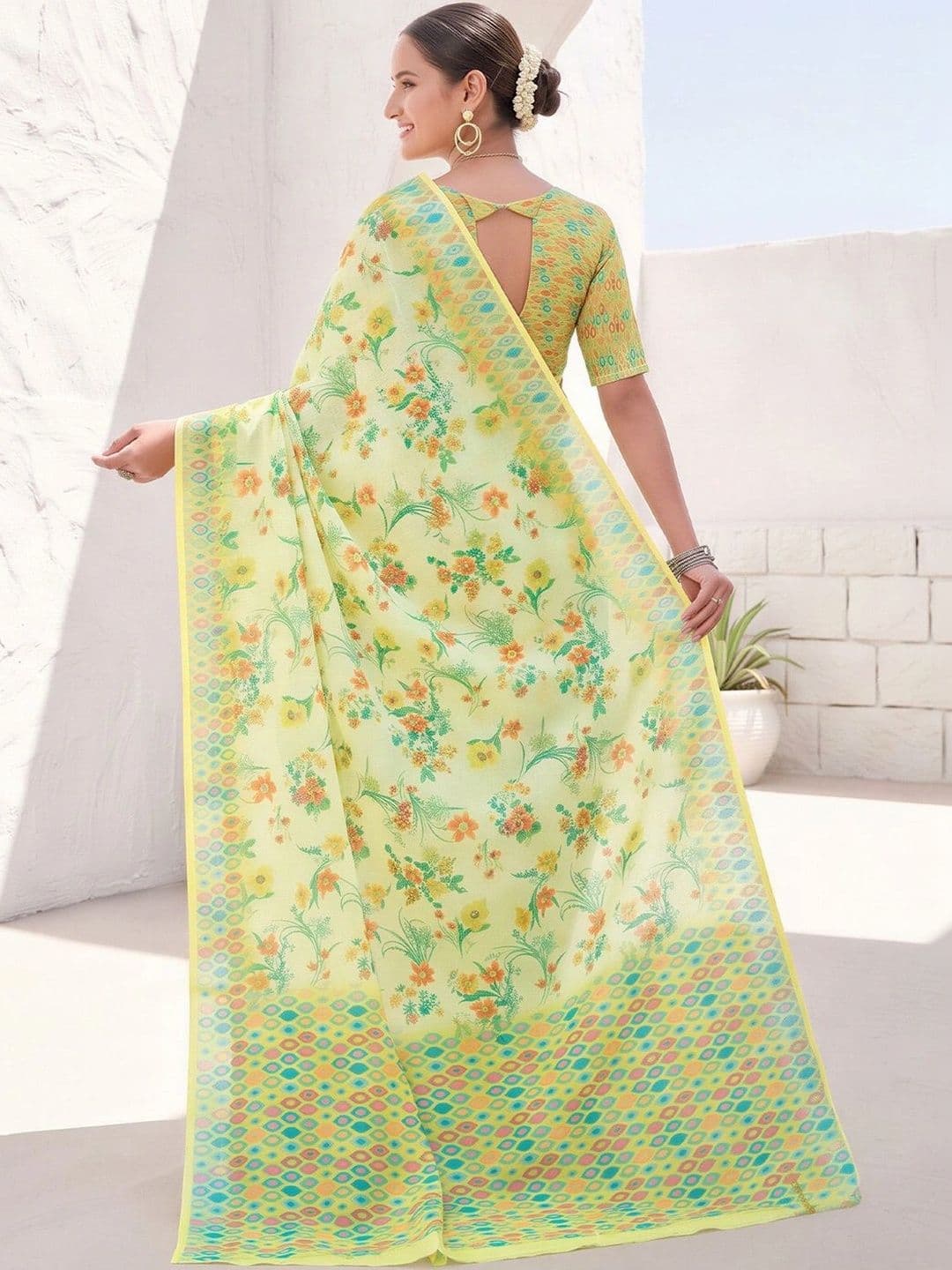 Anouk Floral Zari Designer Saree thumbnail 3