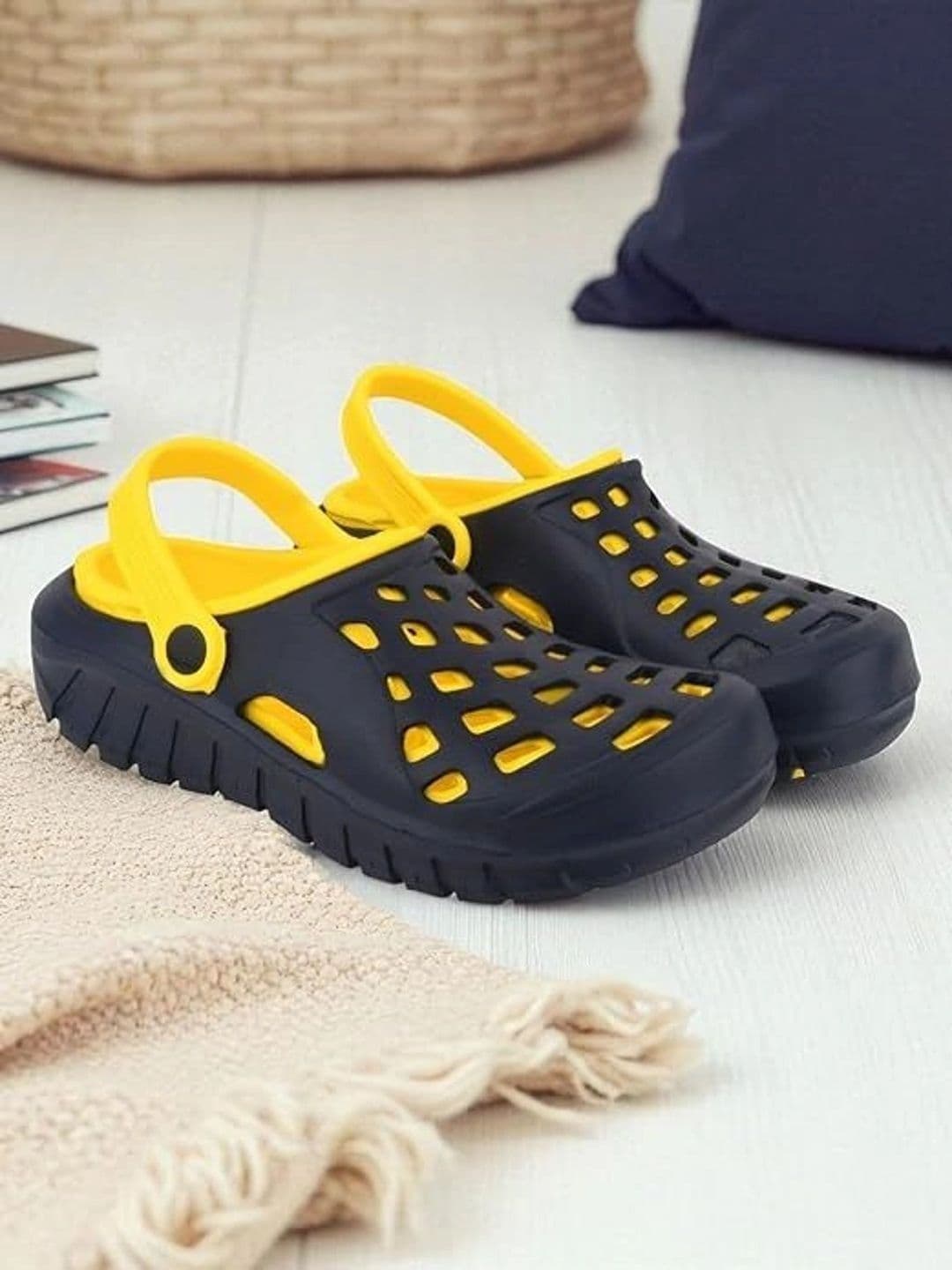 Trump Men Yellow & Black Backstrap Slip On Clogs - view 1