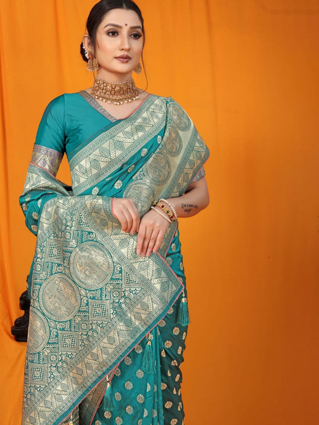 Dhaaga Ghar Paisley Zari Art Silk Banarasi Saree thumbnail 4