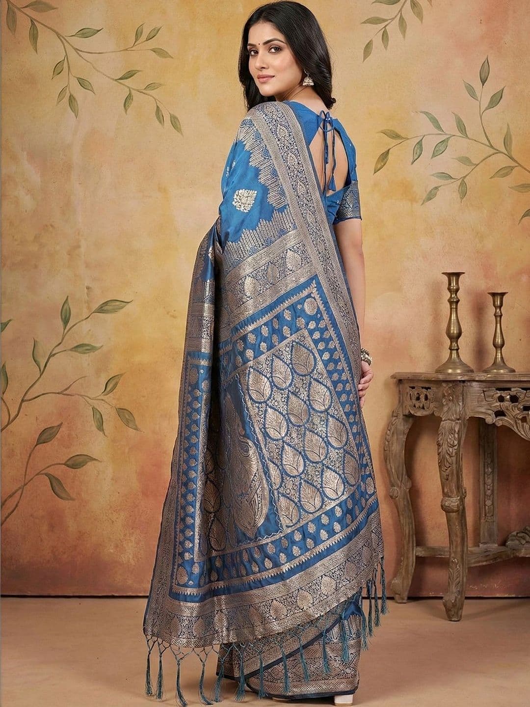 Mitera Woven Design Zari Silk Blend Banarasi Saree thumbnail 3