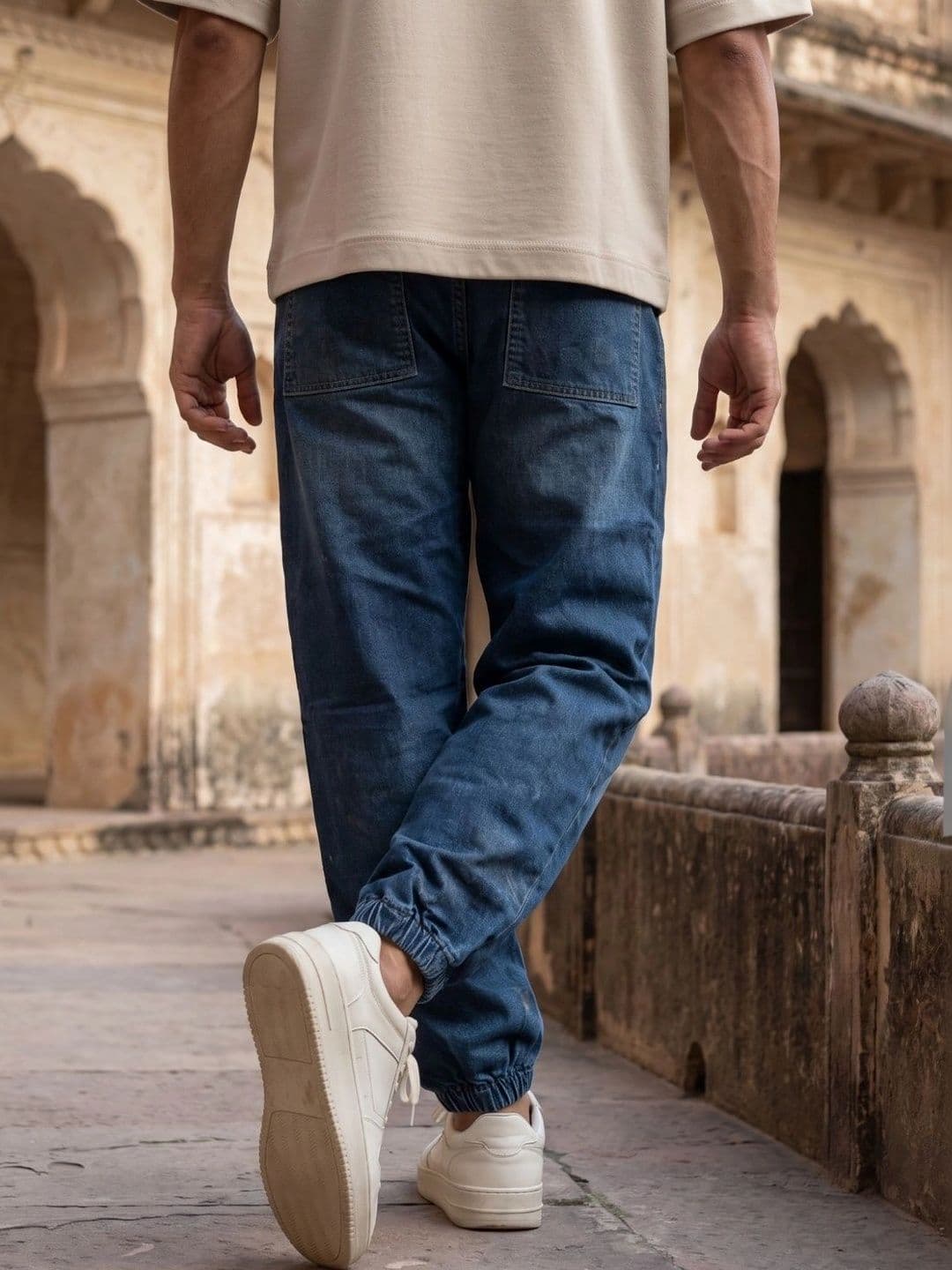 stylefabs Men Jogger Fit Mid-Rise Cuffed Hem Jeans thumbnail 4