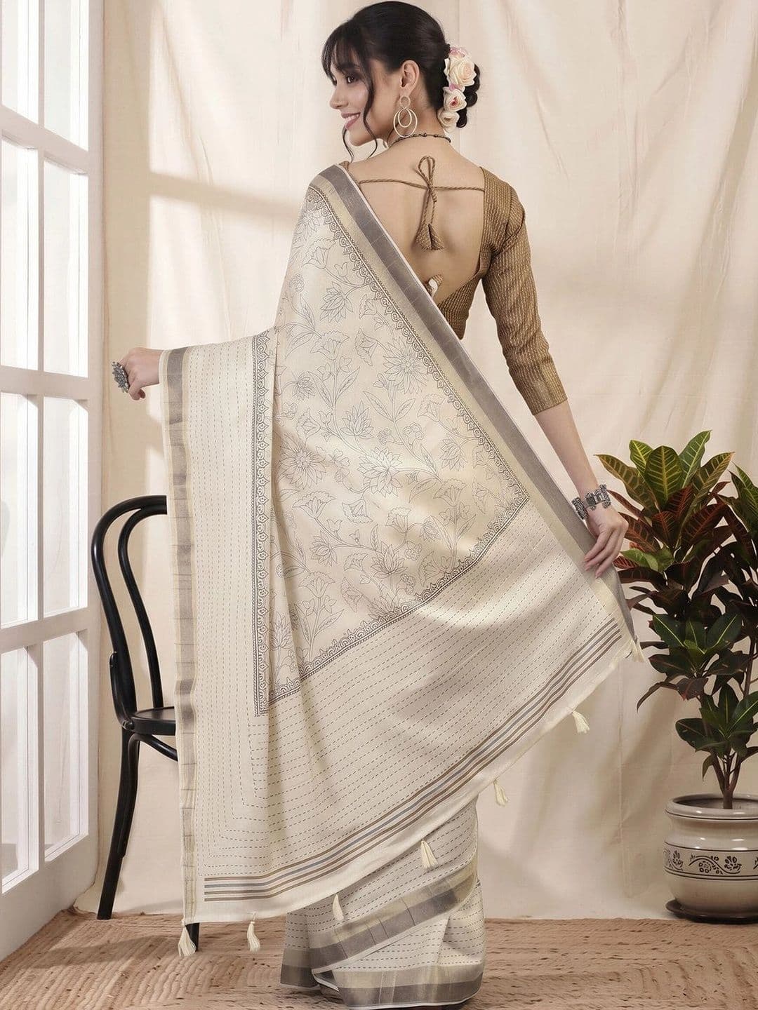 Anouk Embellished Silk Cotton Designer Chanderi Saree thumbnail 4