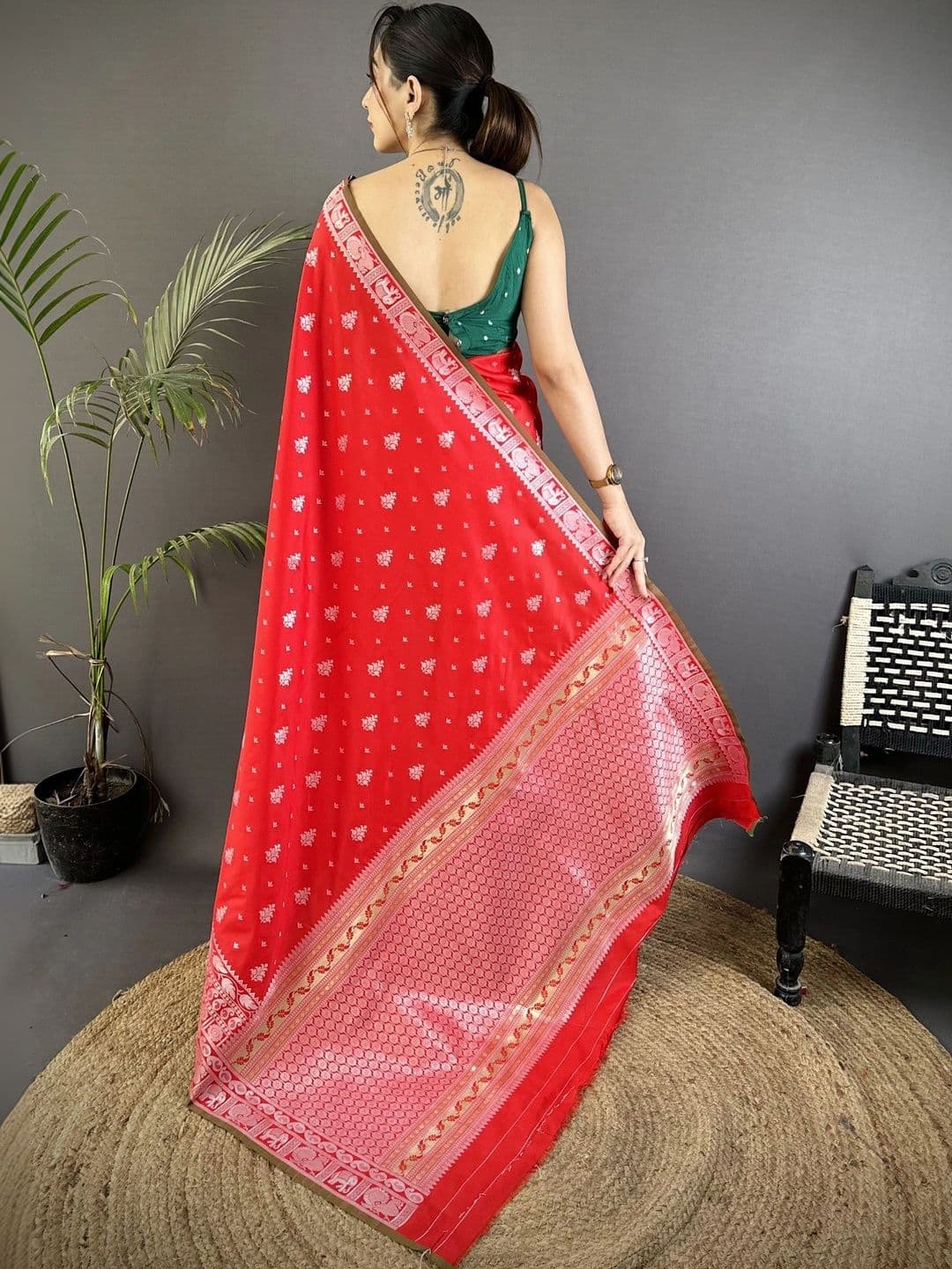 Moda Rapido Woven Design Zari Silk Blend Designer Banarasi Saree thumbnail 2