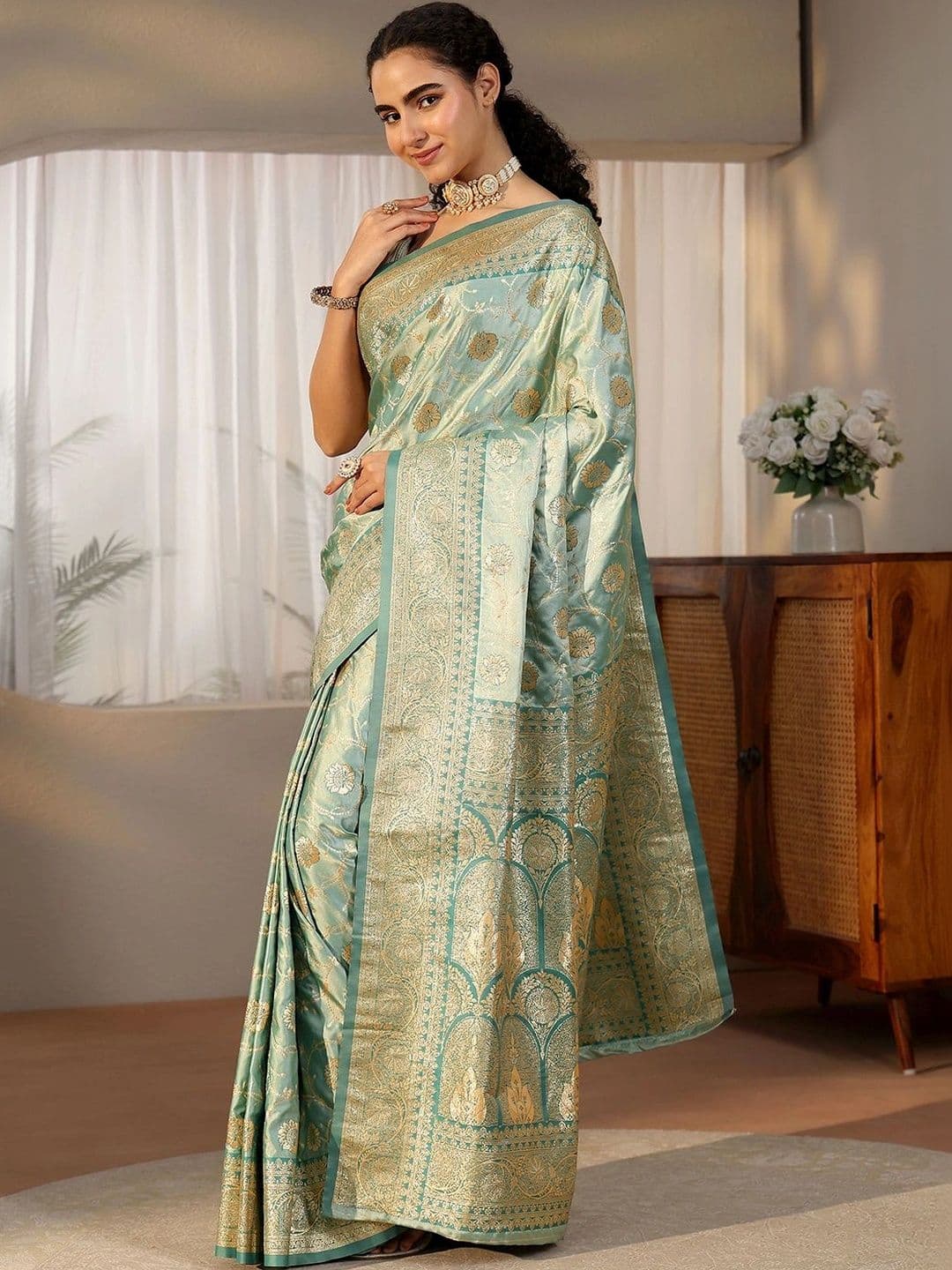Libas Woven Design Zari Satin Saree thumbnail 6