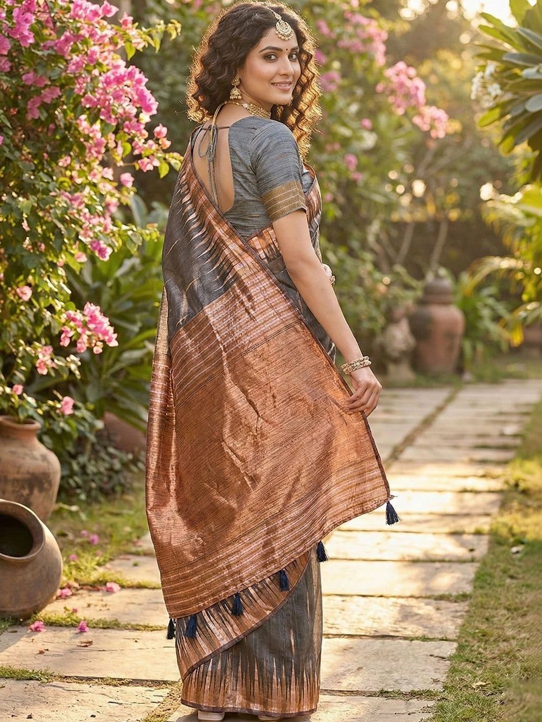 Mitera Striped Saree thumbnail 2