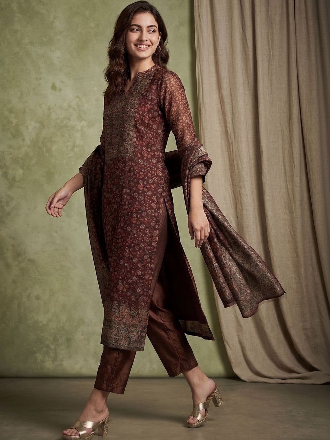 Sangria Women Ethnic Motifs Printed Regular Chanderi Silk Kurta with Trousers & With Dupatta thumbnail 3