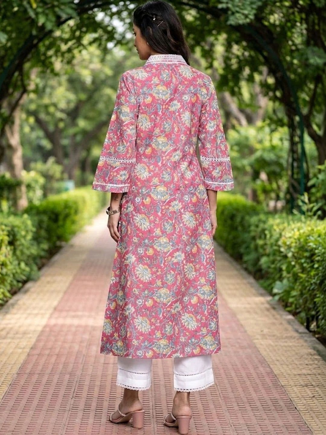 KALAMIR Women Floral Printed Thread Work Floral Kurta thumbnail 6