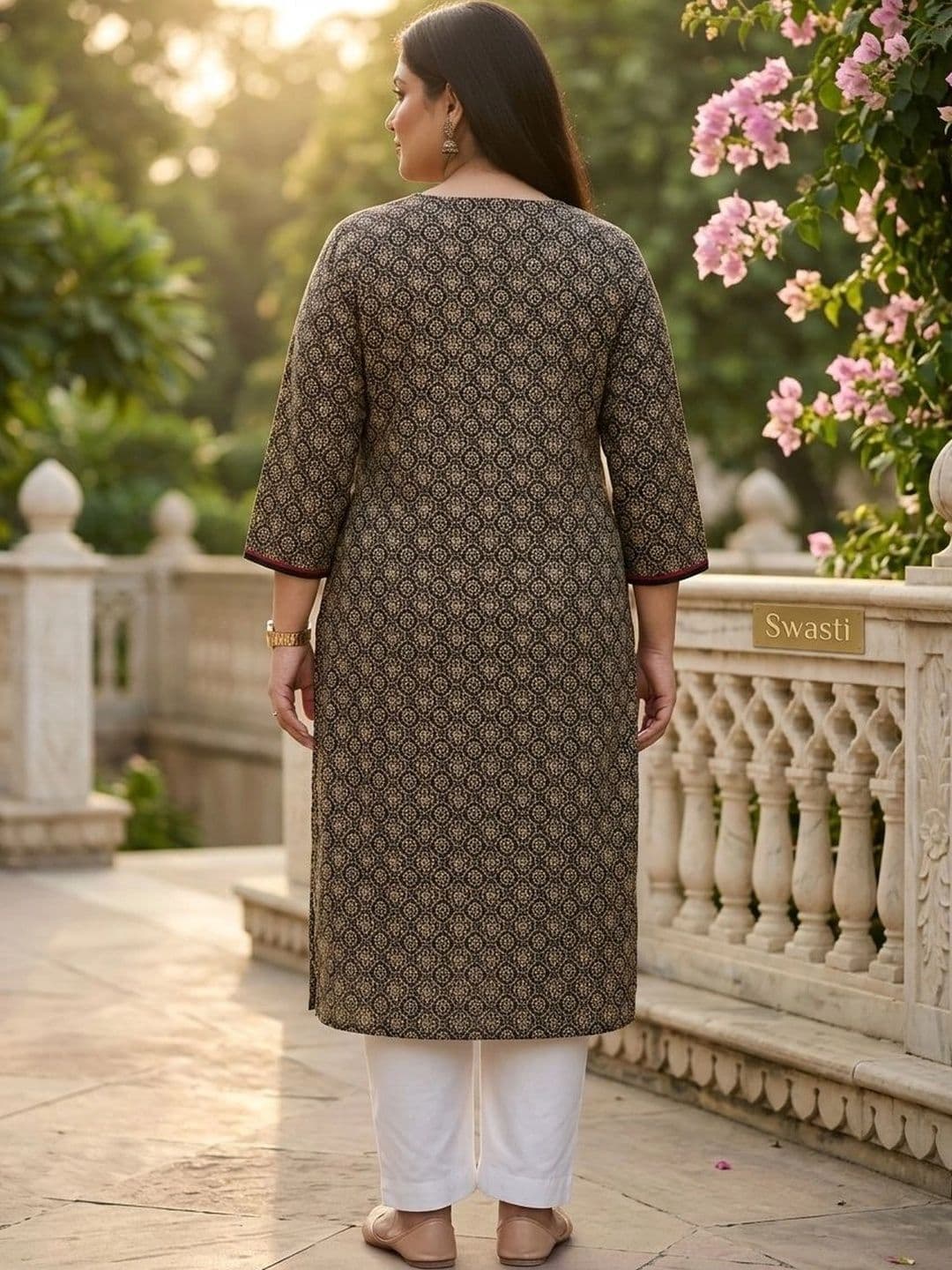 Sztori Women Floral Printed Kurta thumbnail 7