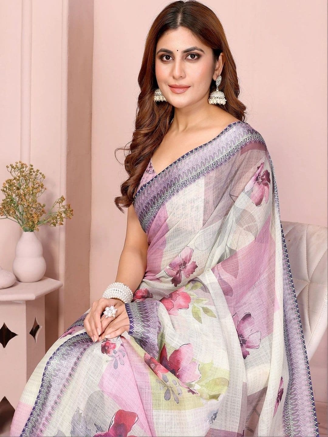Kesarii Floral Linen Blend Saree thumbnail 7