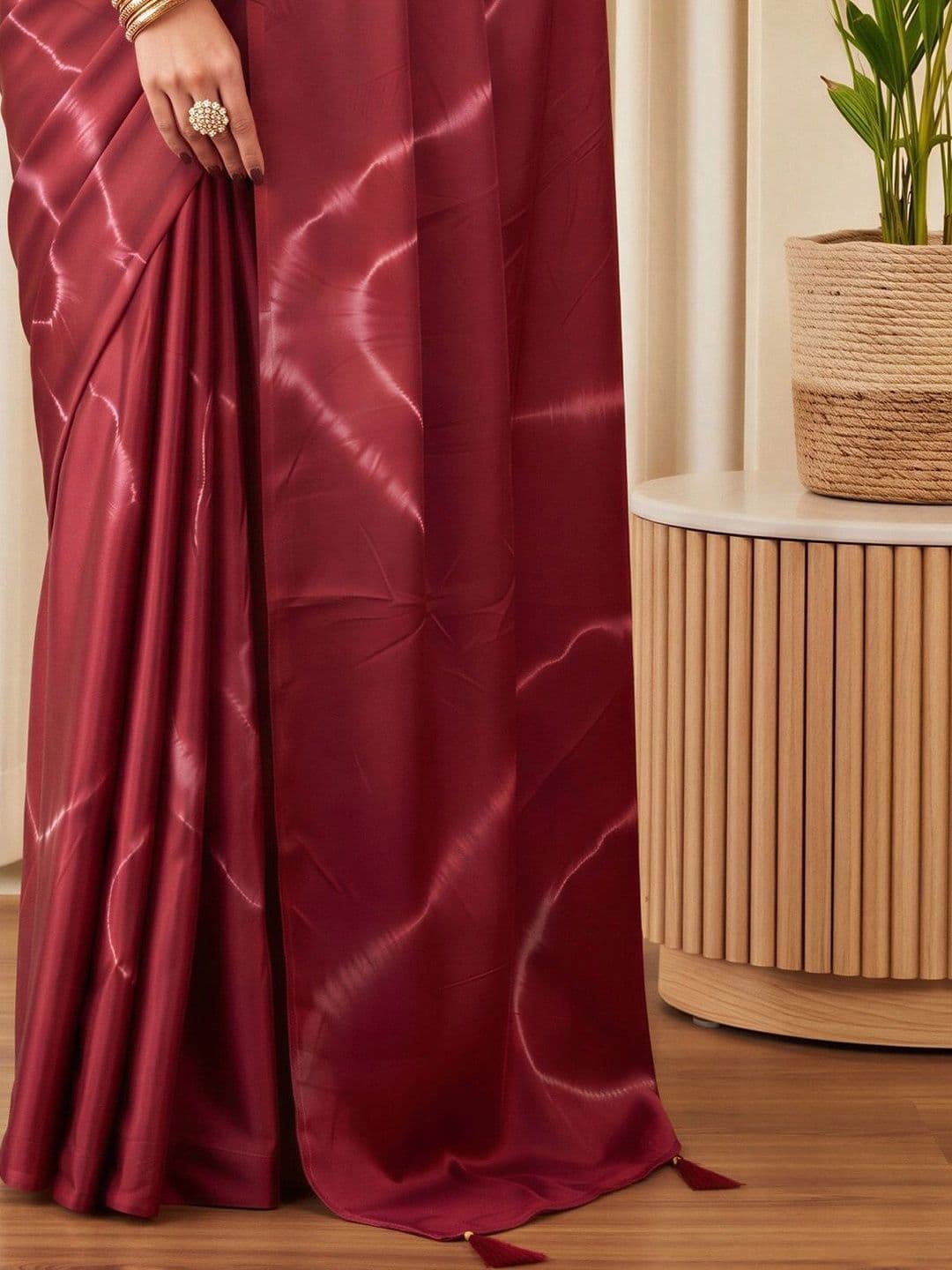 Sangria Tie and Dye Silk Blend Designer Block Print Saree thumbnail 4