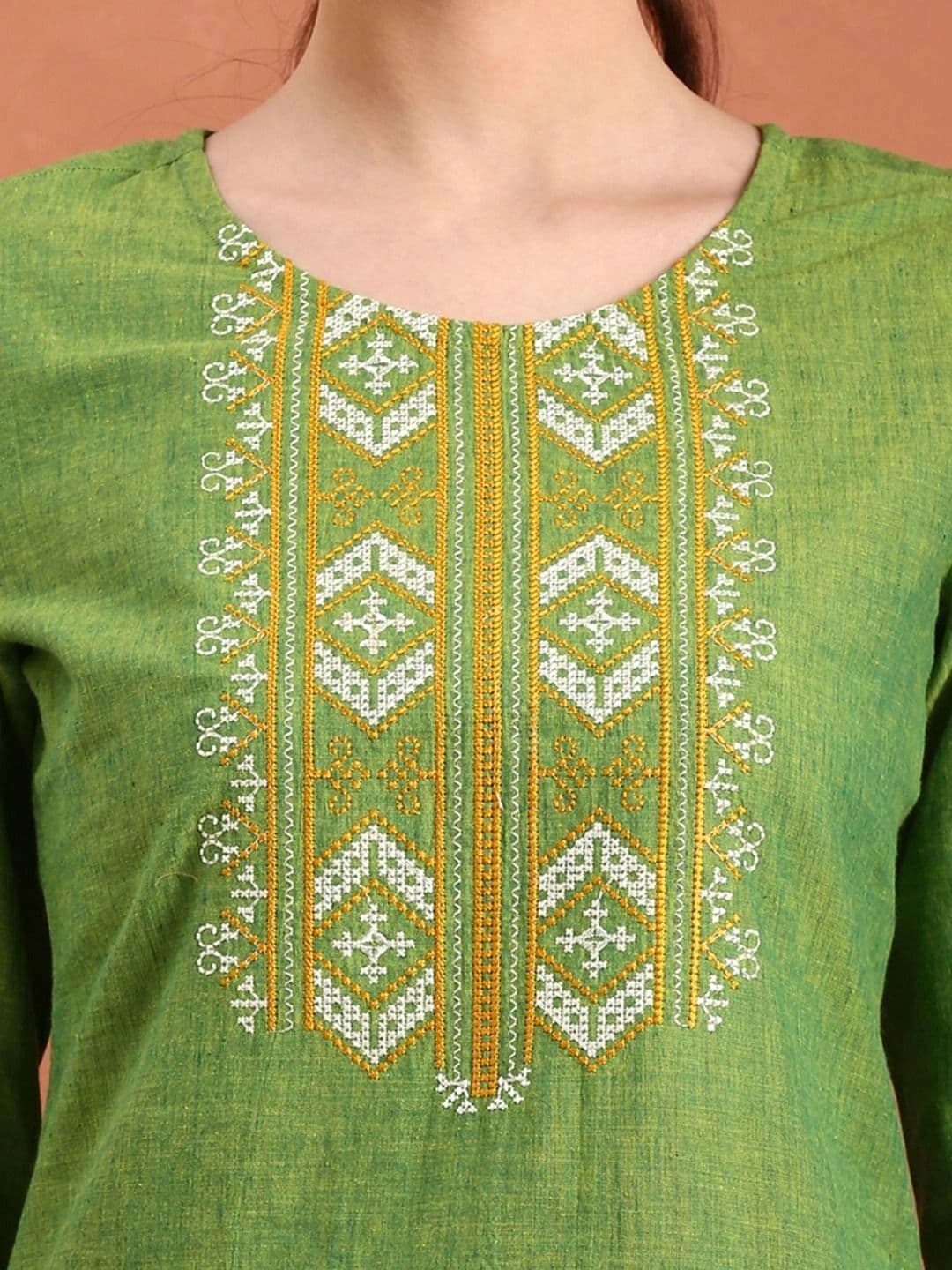 Anouk Women Ethnic Motifs Embroidered Thread Work Kurta thumbnail 4