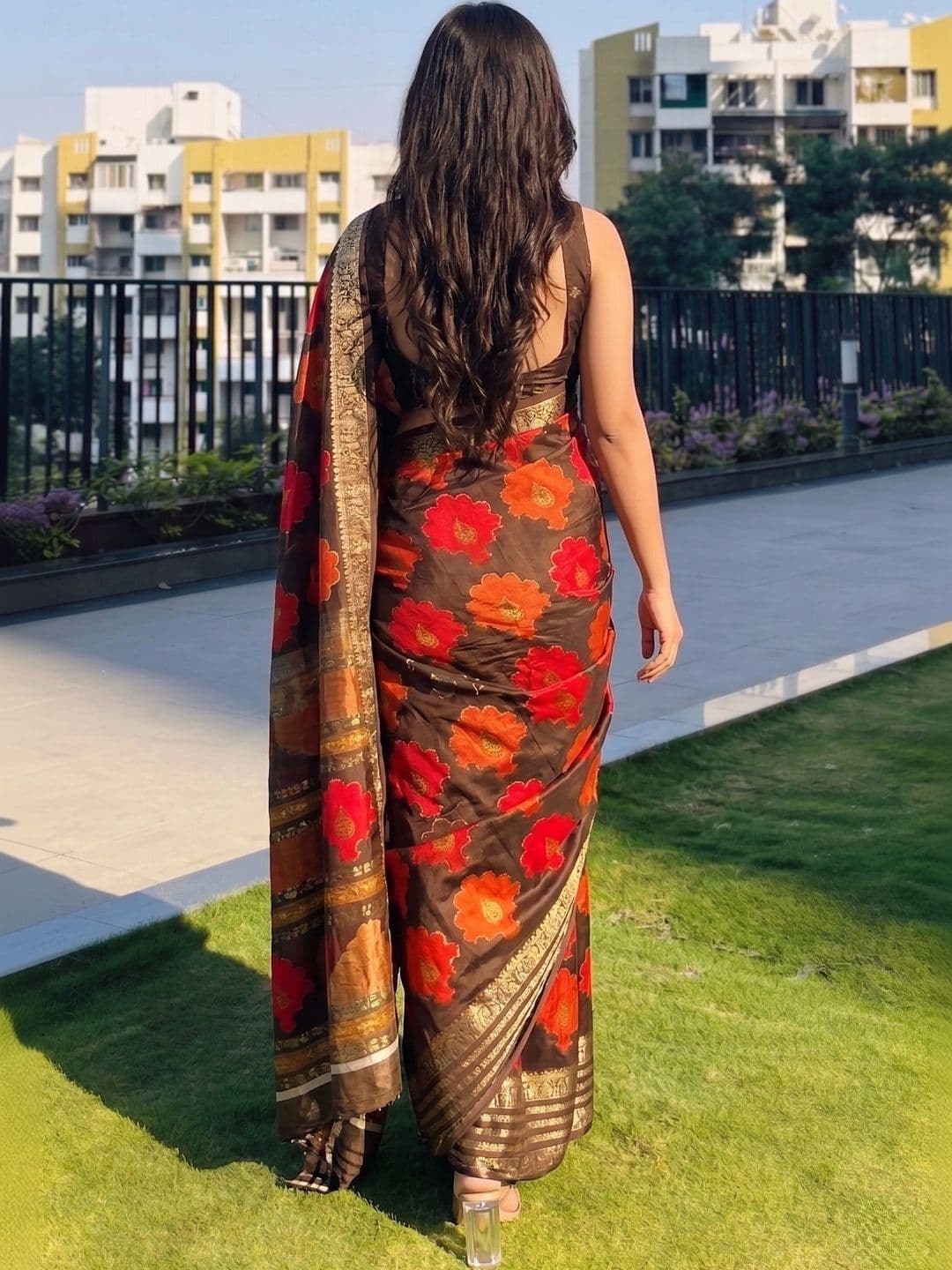 BOLOKA Floral Zari Art Silk Designer Saree thumbnail 5