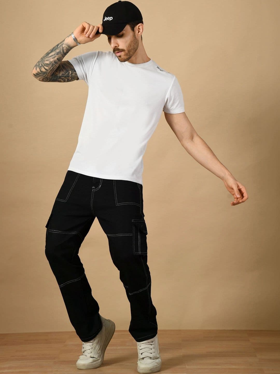 Metronaut Men Classic Relaxed Fit Mid-Rise Stretchable Jeans thumbnail 4
