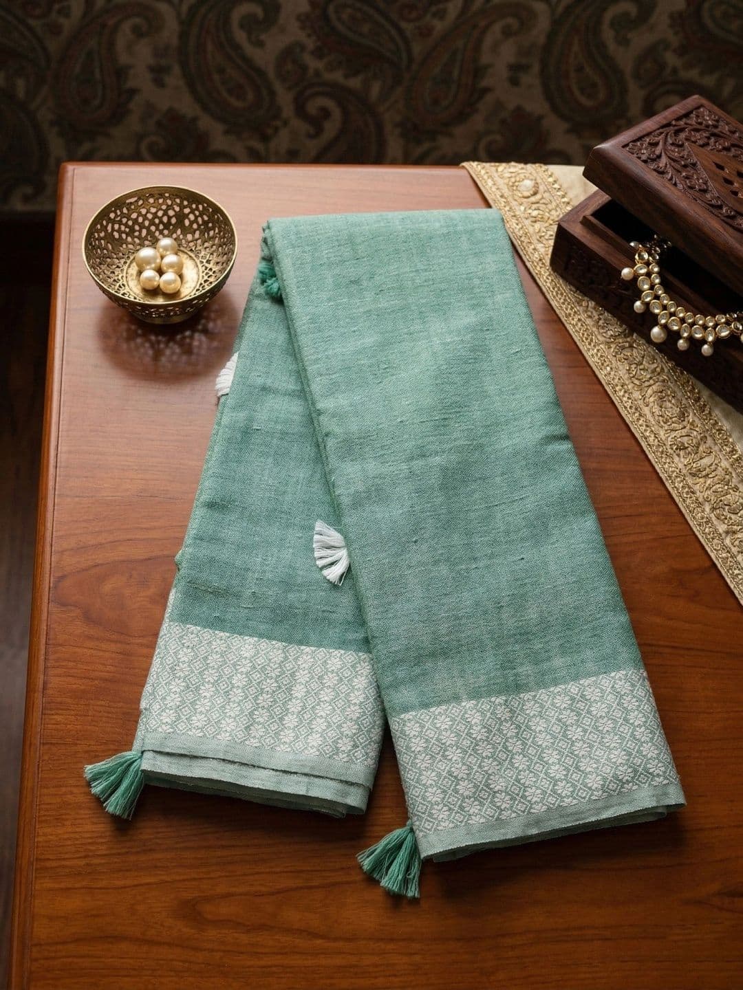 Mitera Striped Linen Blend Saree thumbnail 5