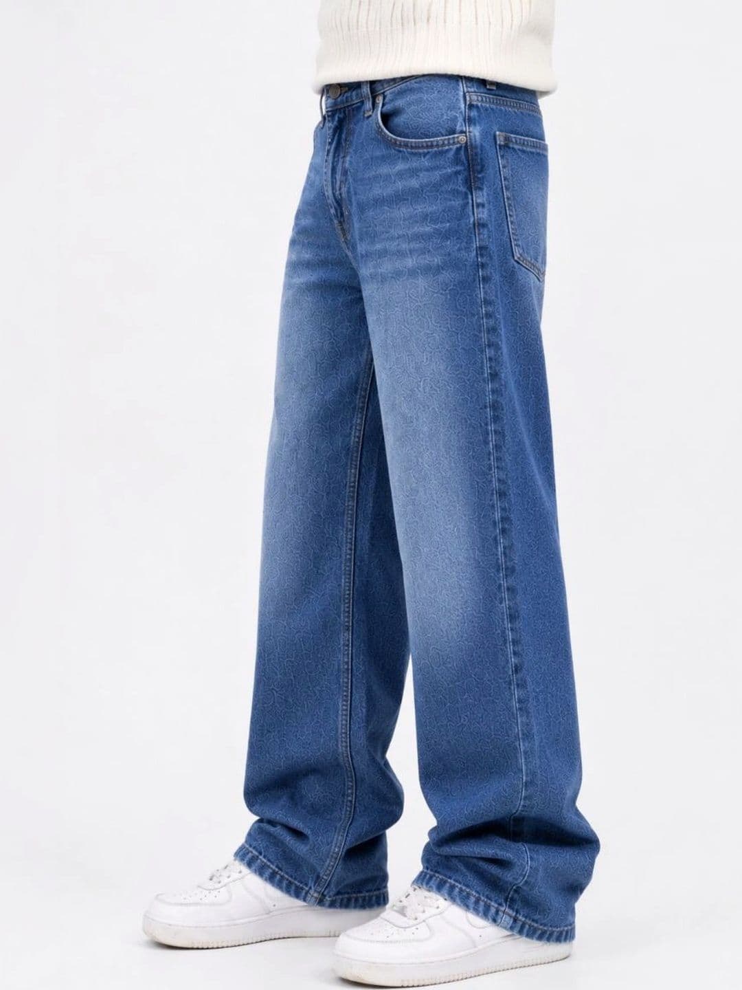 MQ Denim Men Straight Fit Mid-Rise Light Fade Jeans thumbnail 2