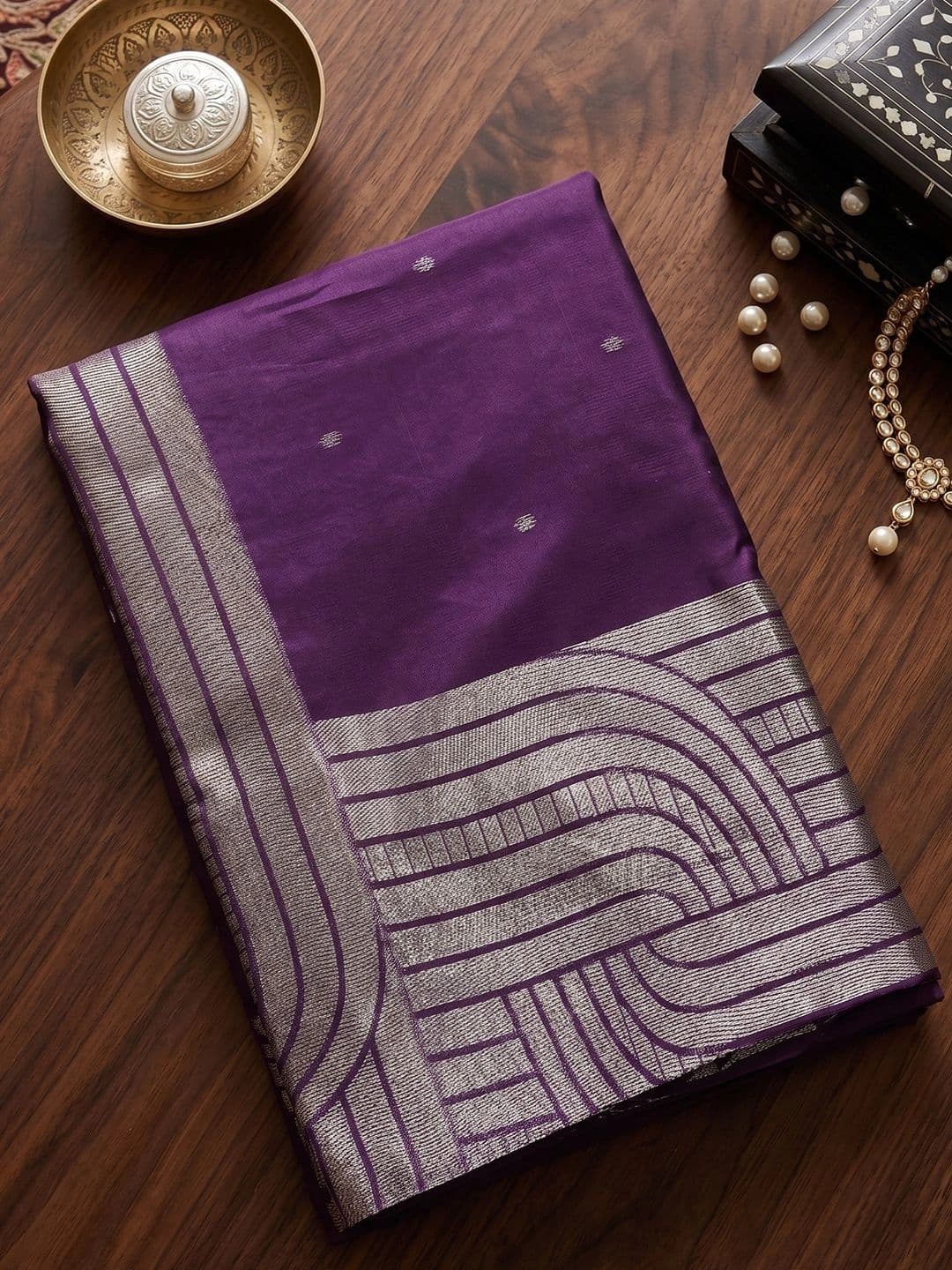 Mitera Woven Design Zari Silk Blend Banarasi Saree thumbnail 2