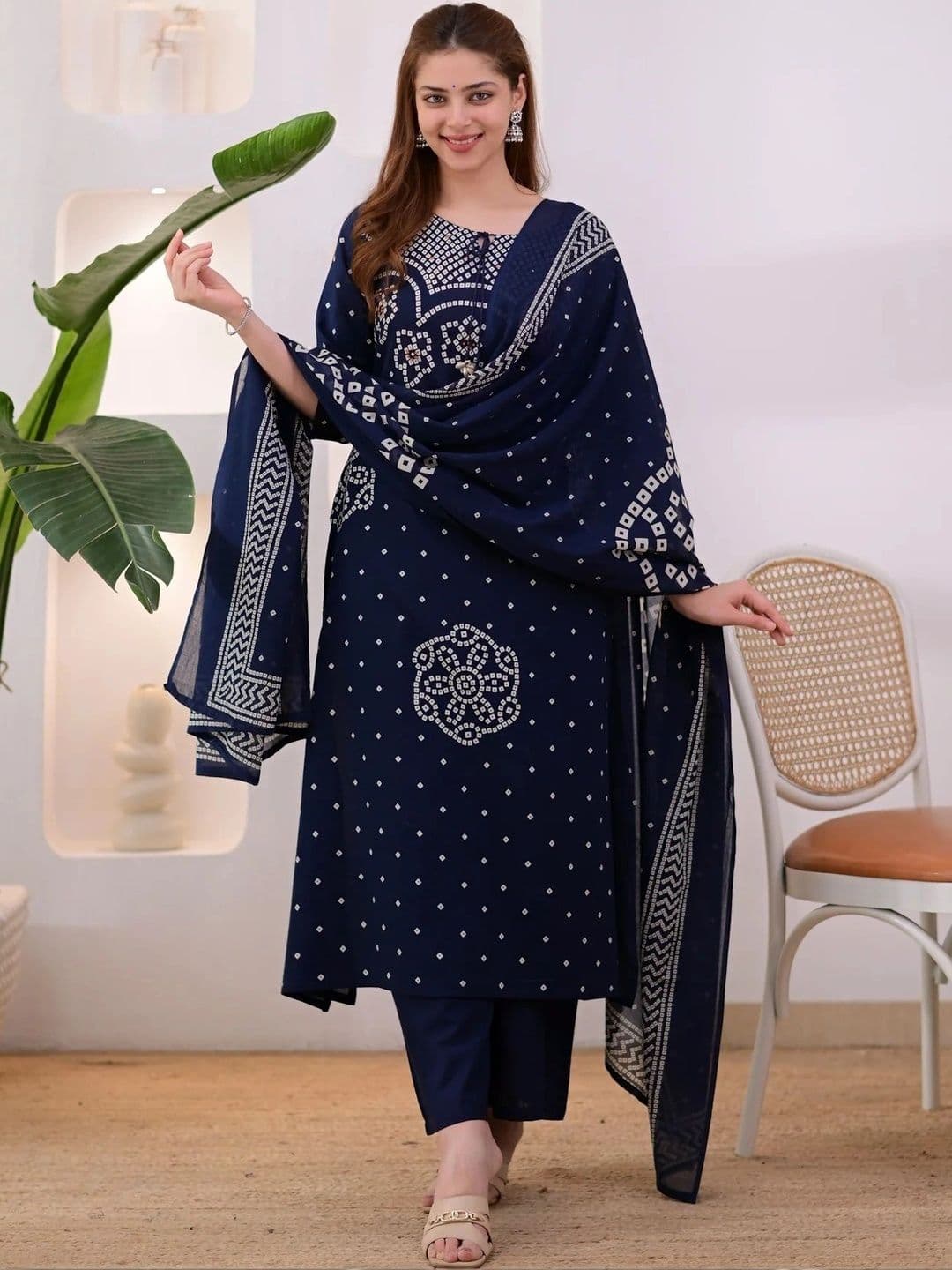 Sangria Women Ethnic Motifs Printed Regular Pure Cotton Kurta with Palazzos & With Dupatta thumbnail 5