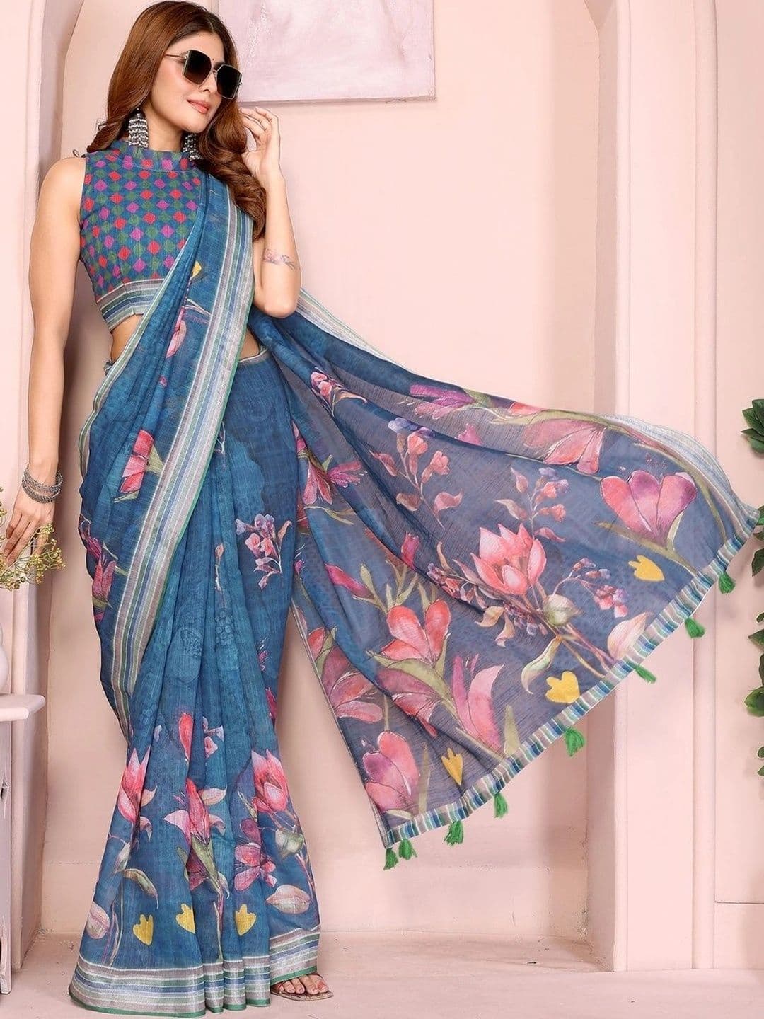 Kesarii Floral Linen Blend Saree thumbnail 2