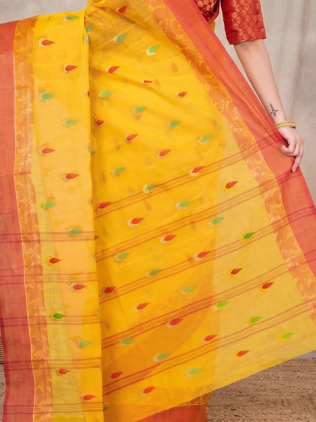 GitAsit  Women Woven Design Zari Pure Cotton Handloom Taant Saree thumbnail 5