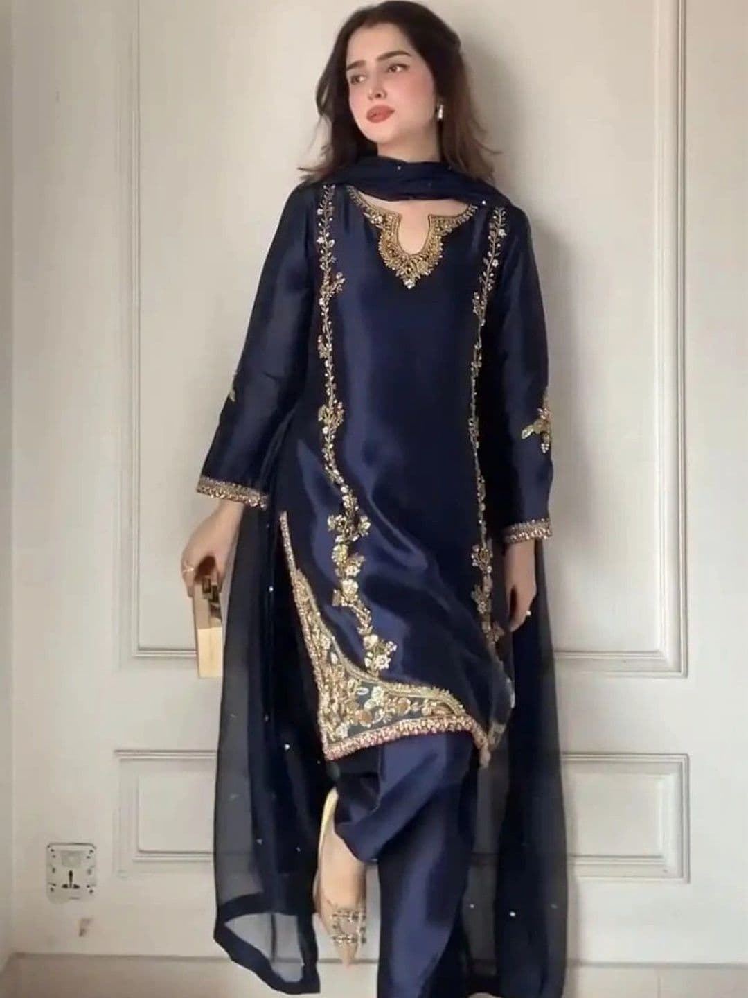 HERE&NOW Women Ethnic Motifs Embroidered Regular Silk Crepe Kurta with Patiala & With Dupatta thumbnail 4