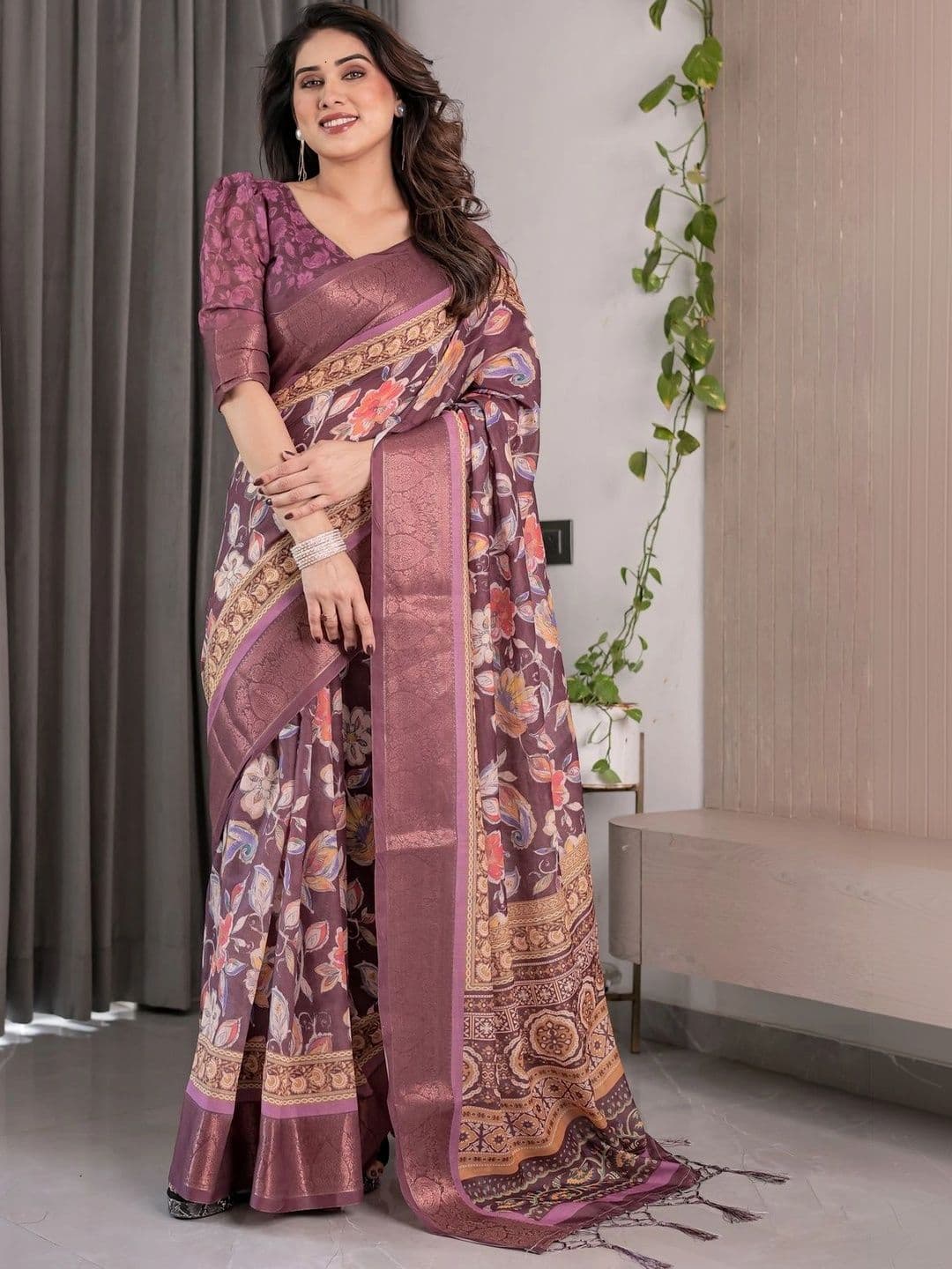 LUMIN KNOT Floral Pure Linen Designer Saree thumbnail 5