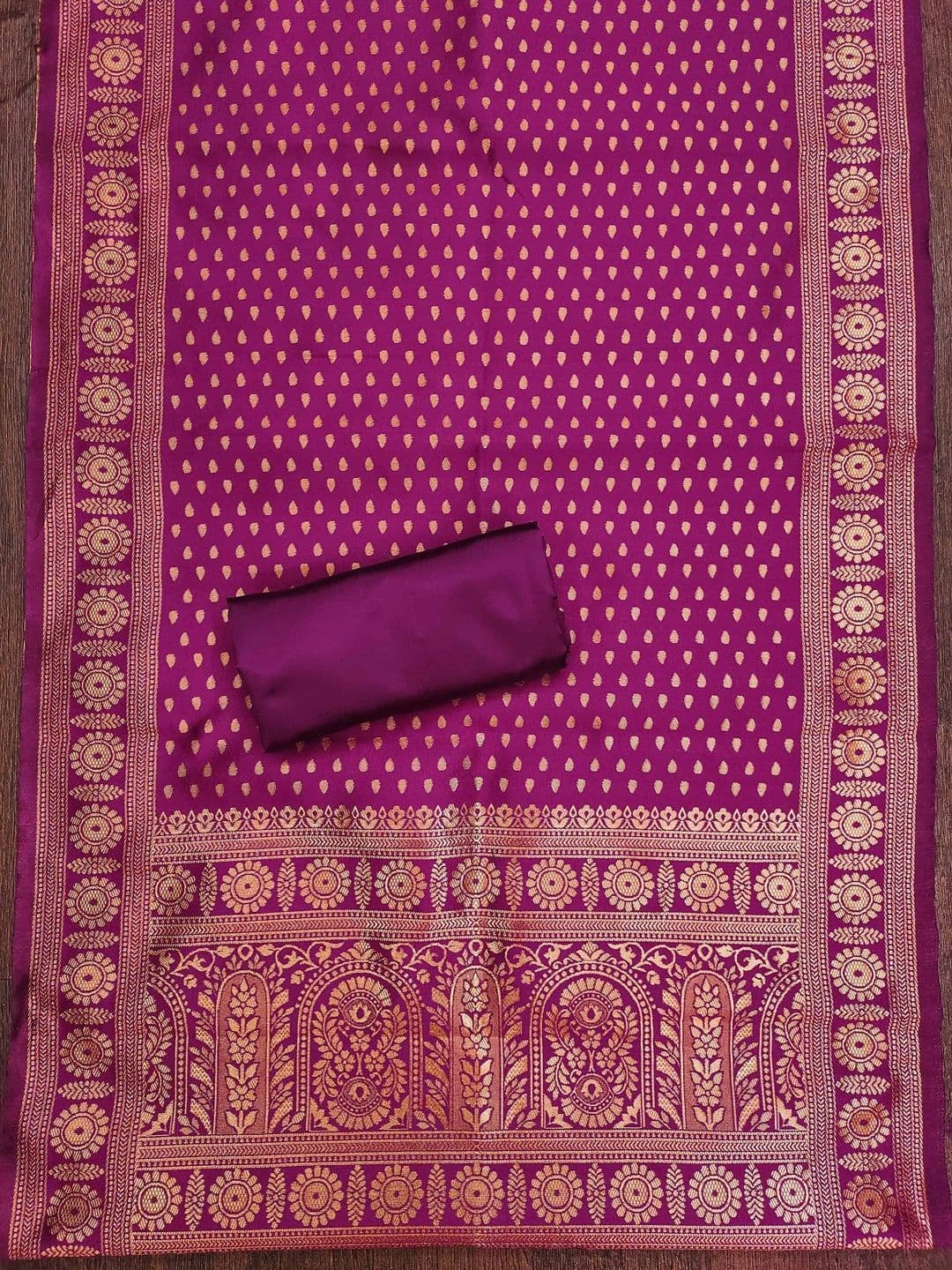 Suha Women Unstitched Dress Material thumbnail 3