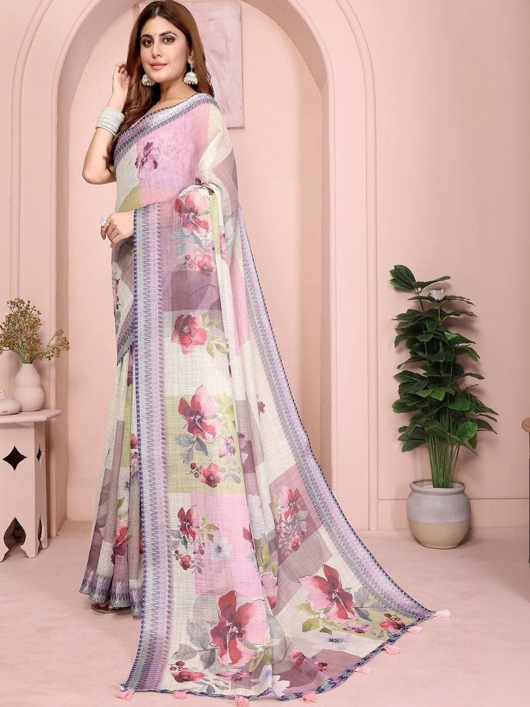 Kesarii Floral Linen Blend Saree thumbnail 5
