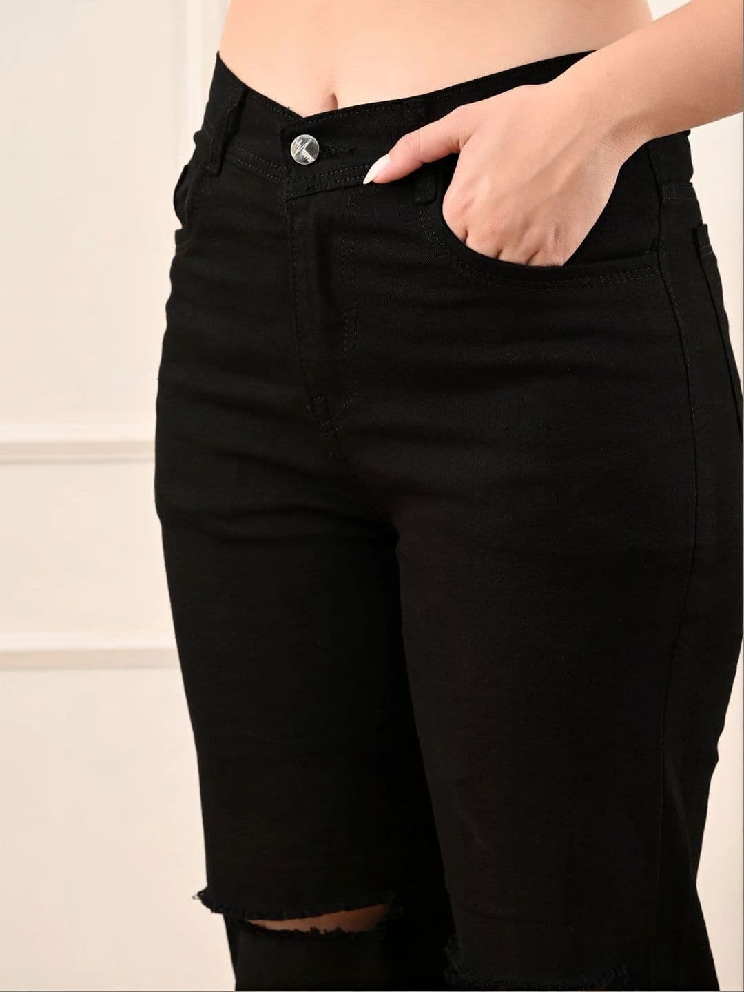 Mast & Harbour Women Classic Regular Fit Mid-Rise Slash Knee Stretchable Jeans thumbnail 4