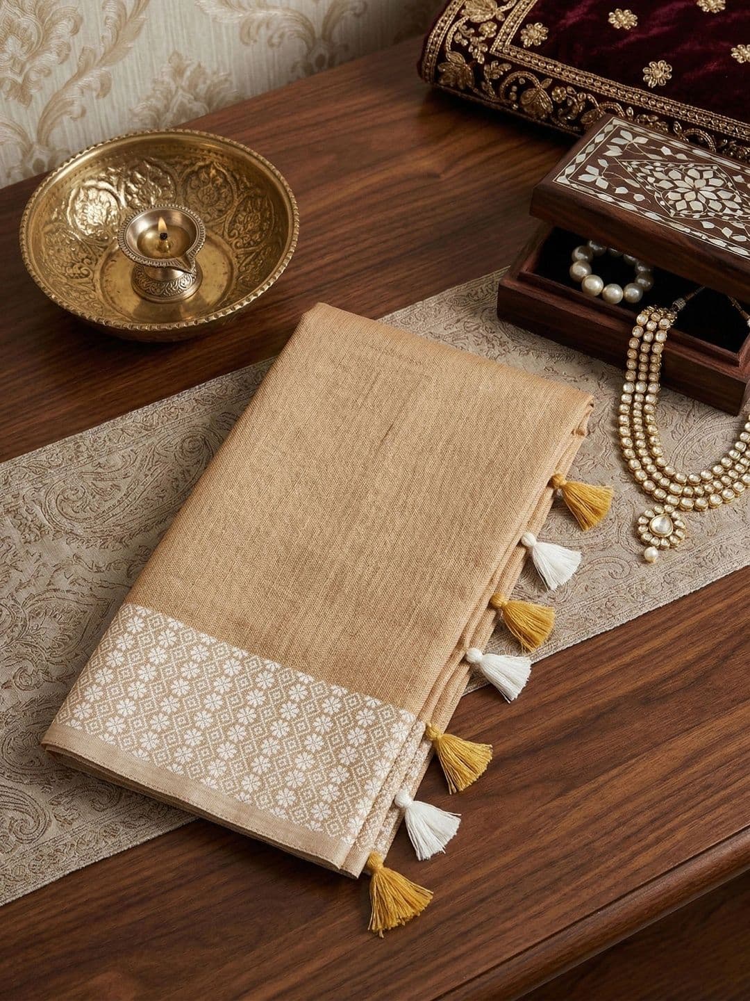 Mitera Woven Design Linen Saree thumbnail 3