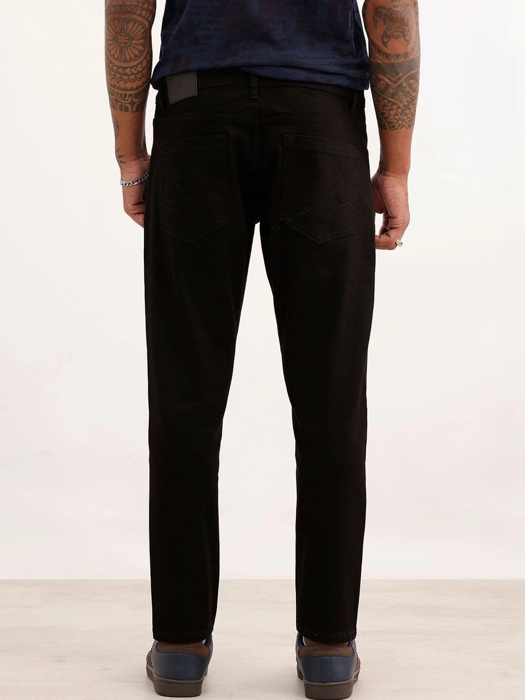 WROGN Men Slim Fit Mid-Rise Stretchable Jeans thumbnail 2