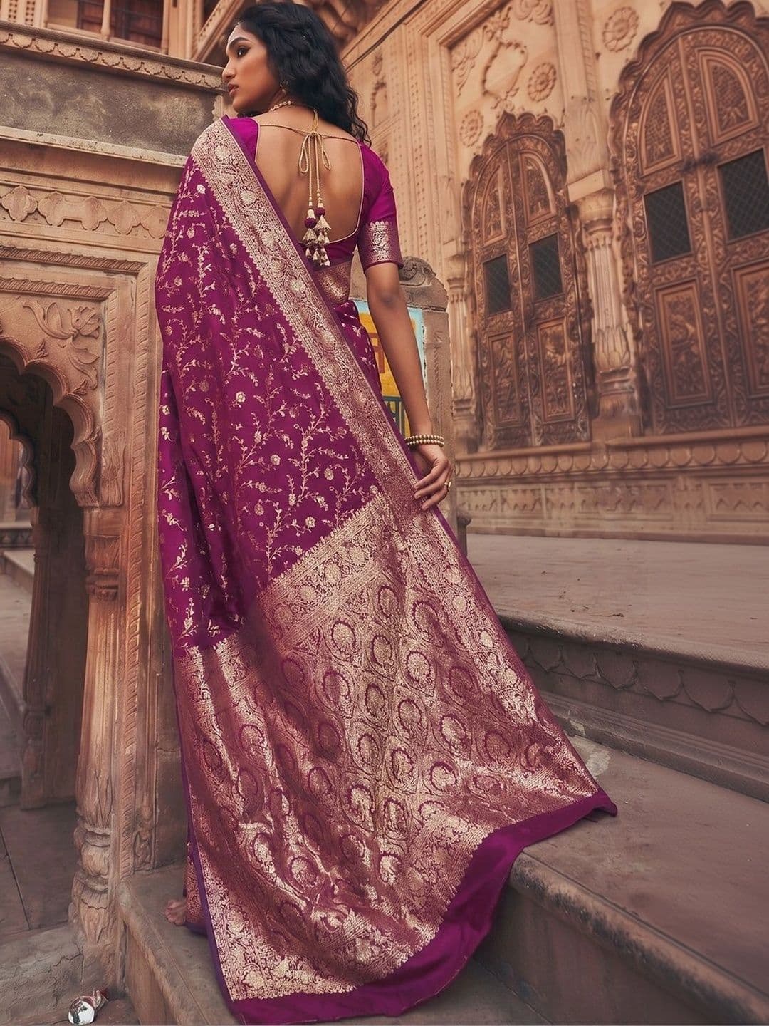 Mitera Woven Design Zari Silk Blend Banarasi Saree thumbnail 2