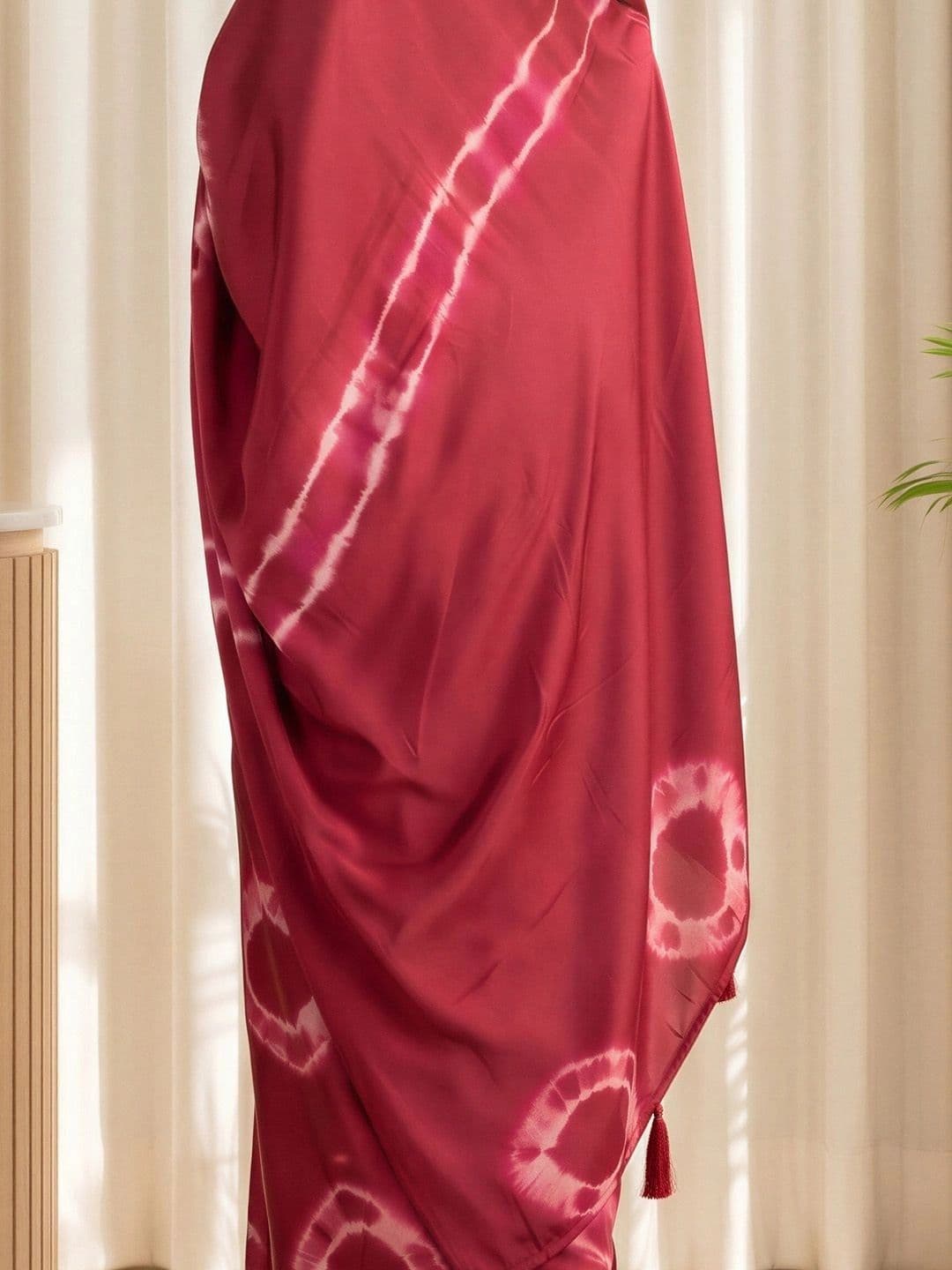 Sangria Tie and Dye Silk Blend Designer Block Print Saree thumbnail 5