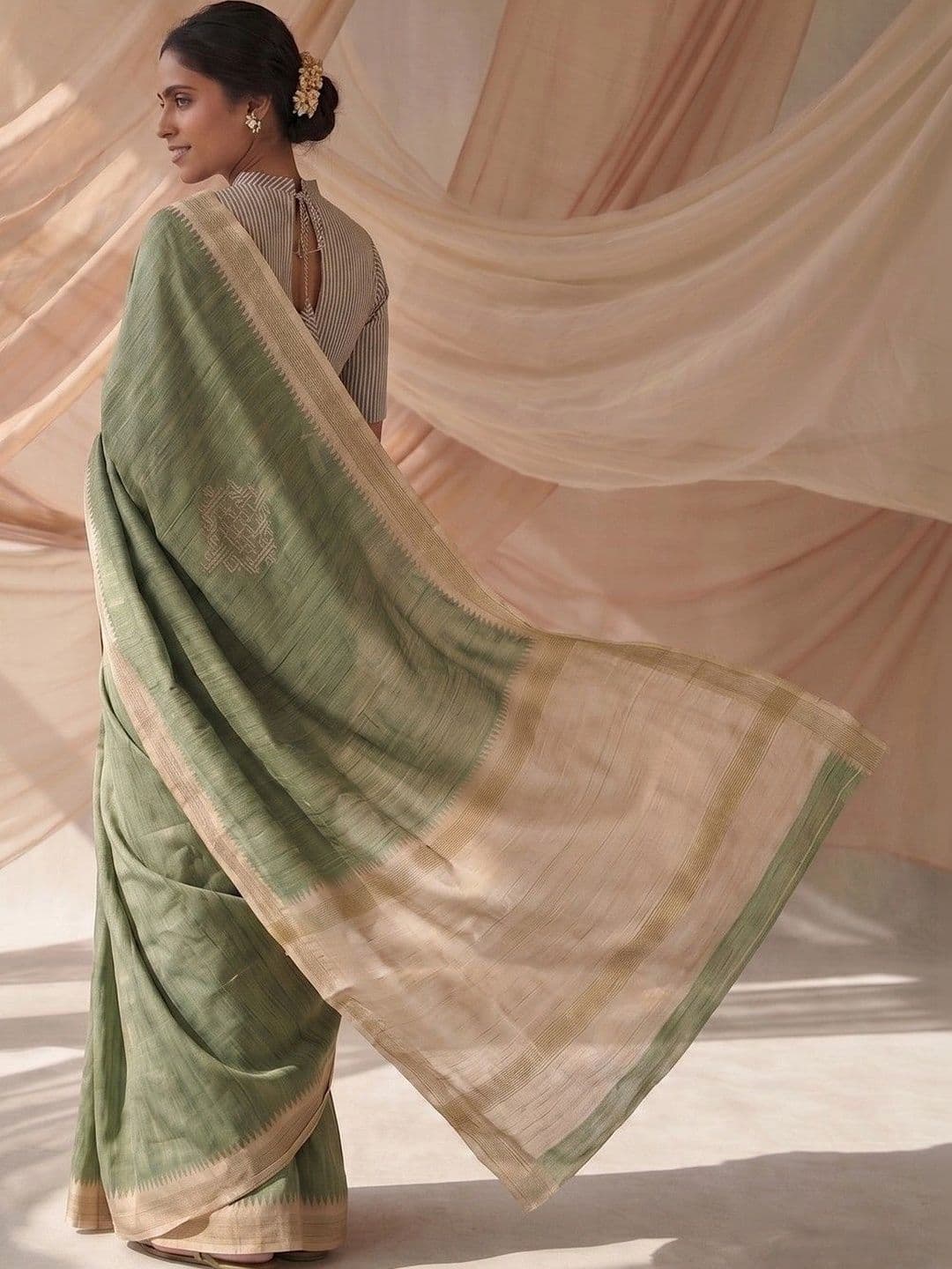 House of Vived Embellished Silk Blend Designer Saree thumbnail 4
